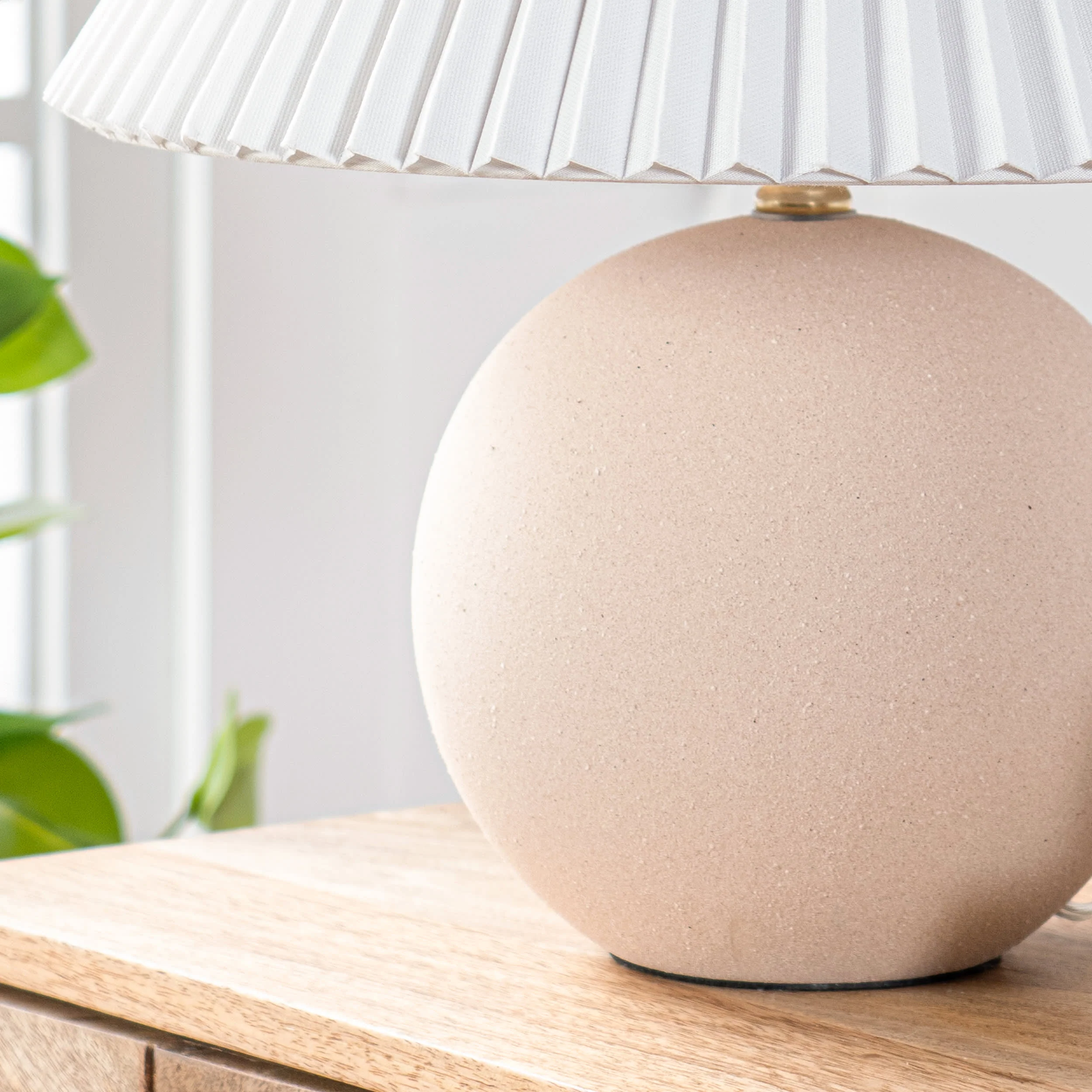 17-inch Ceramic Pleated Table Lamp | Beige - Image 4