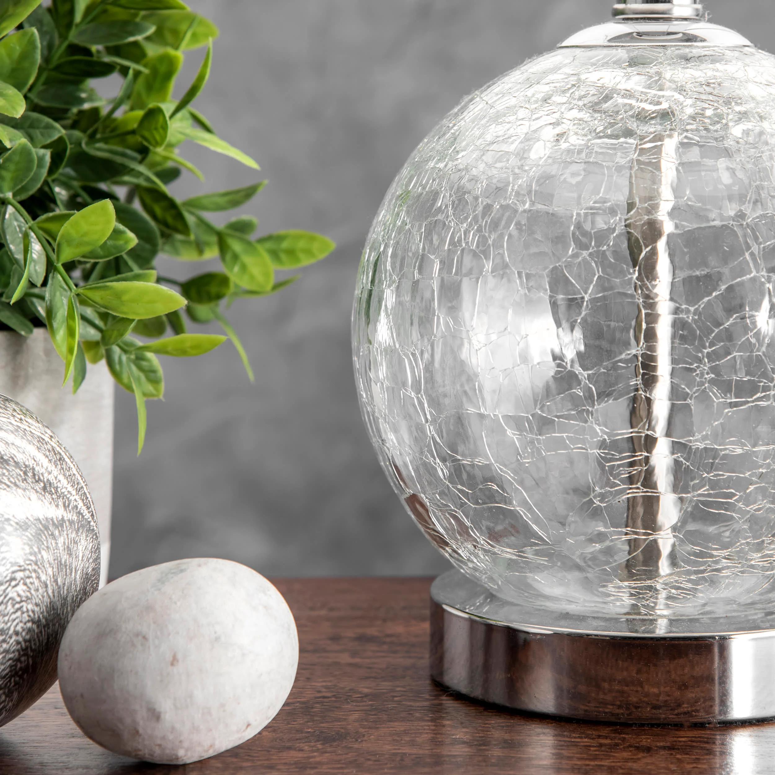 22-inch Crinkled Glass Sphere Table Lamp | Silver - Image 4