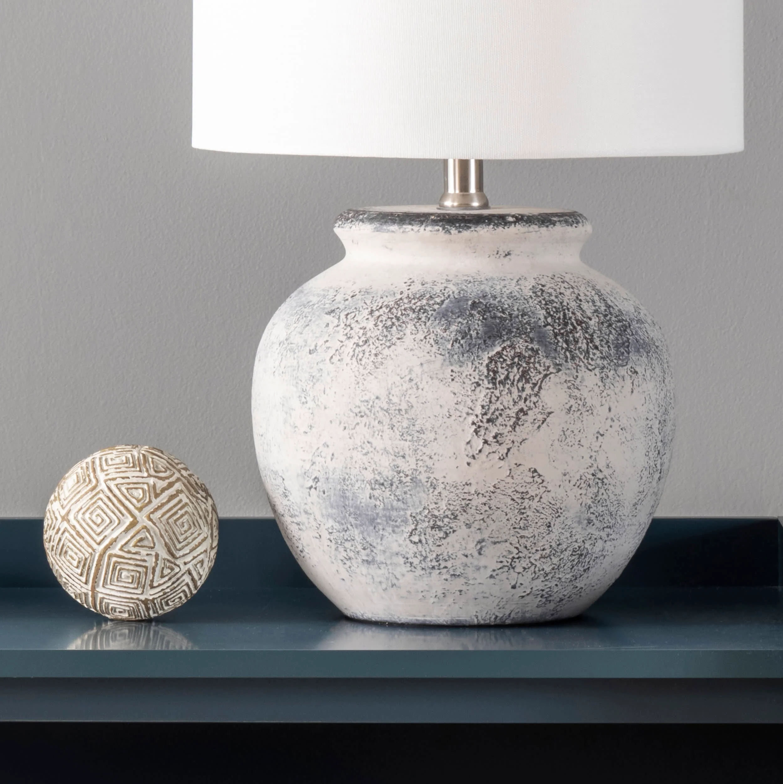 22-inch Textured Ceramic Timeworn Urn Table Lamp | Grey - Image 4