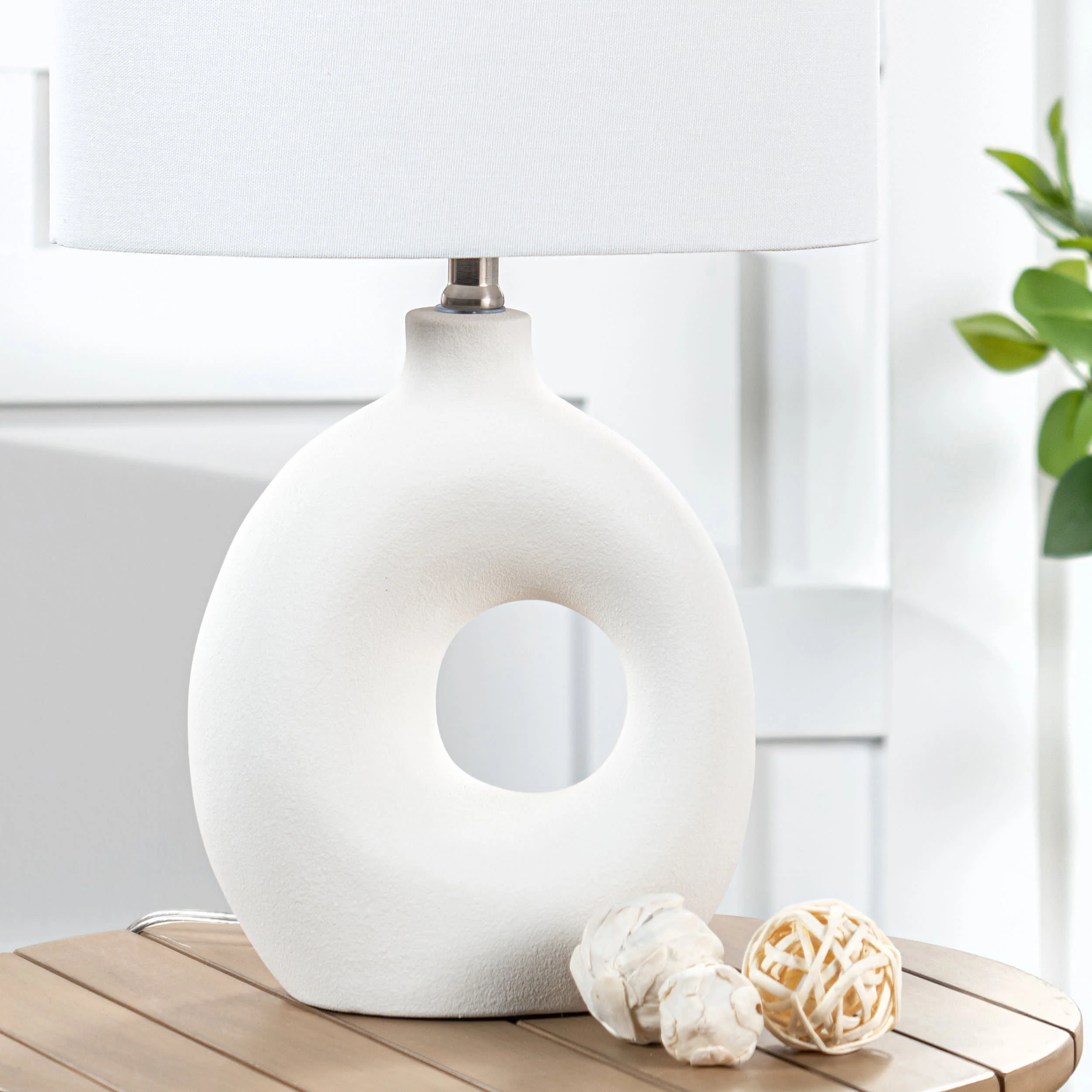 23-inch Ceramic Cutout Chamber Table Lamp | White - Image 4
