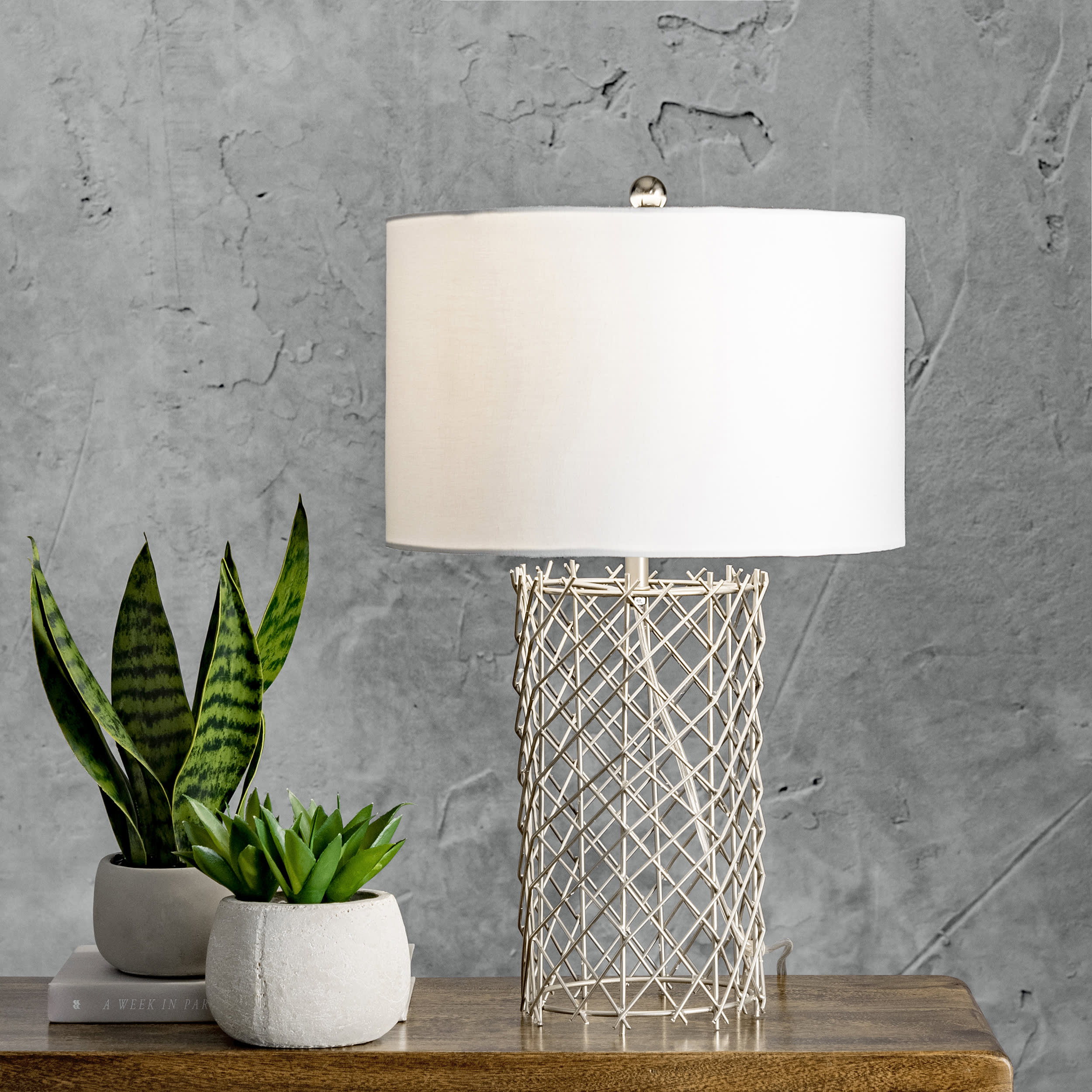 23-inch Metal Wire Mesh Basket Table Lamp | Silver - Image 2