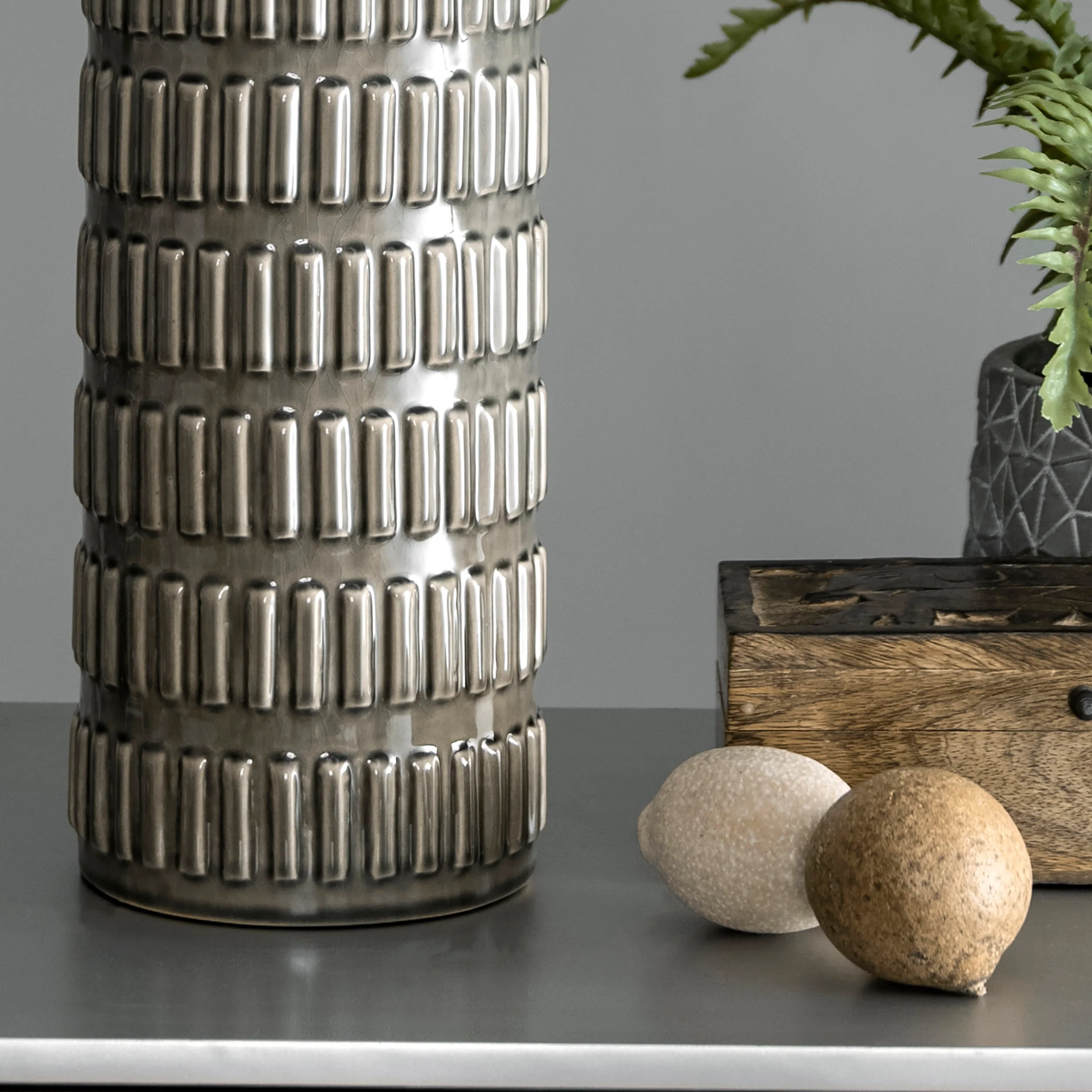 25-inch Tangela Ridged Ceramic Table Lamp | Grey - Image 5