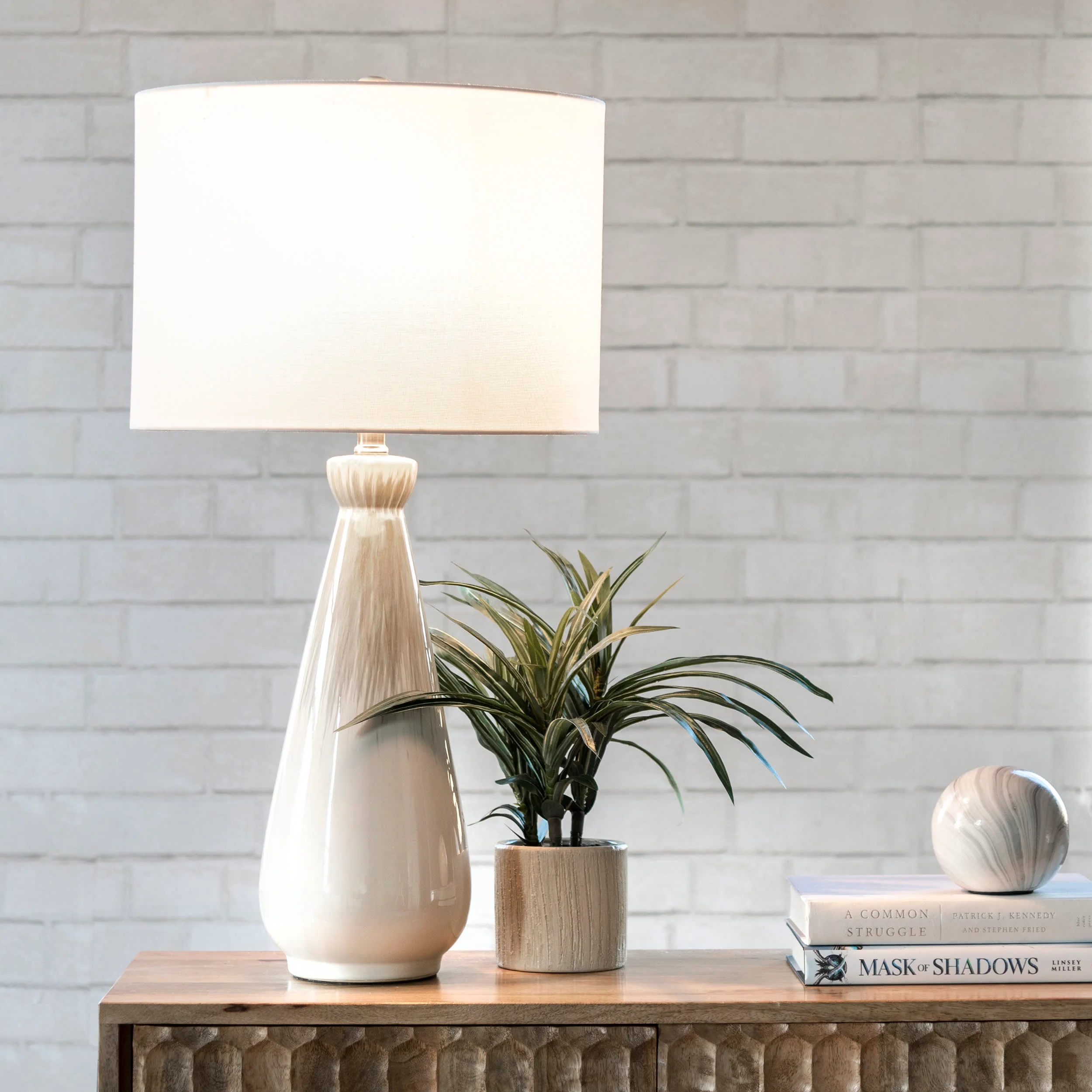27-inch Ceramic Flamestitch Teardrop Table Lamp | Beige - Image 2