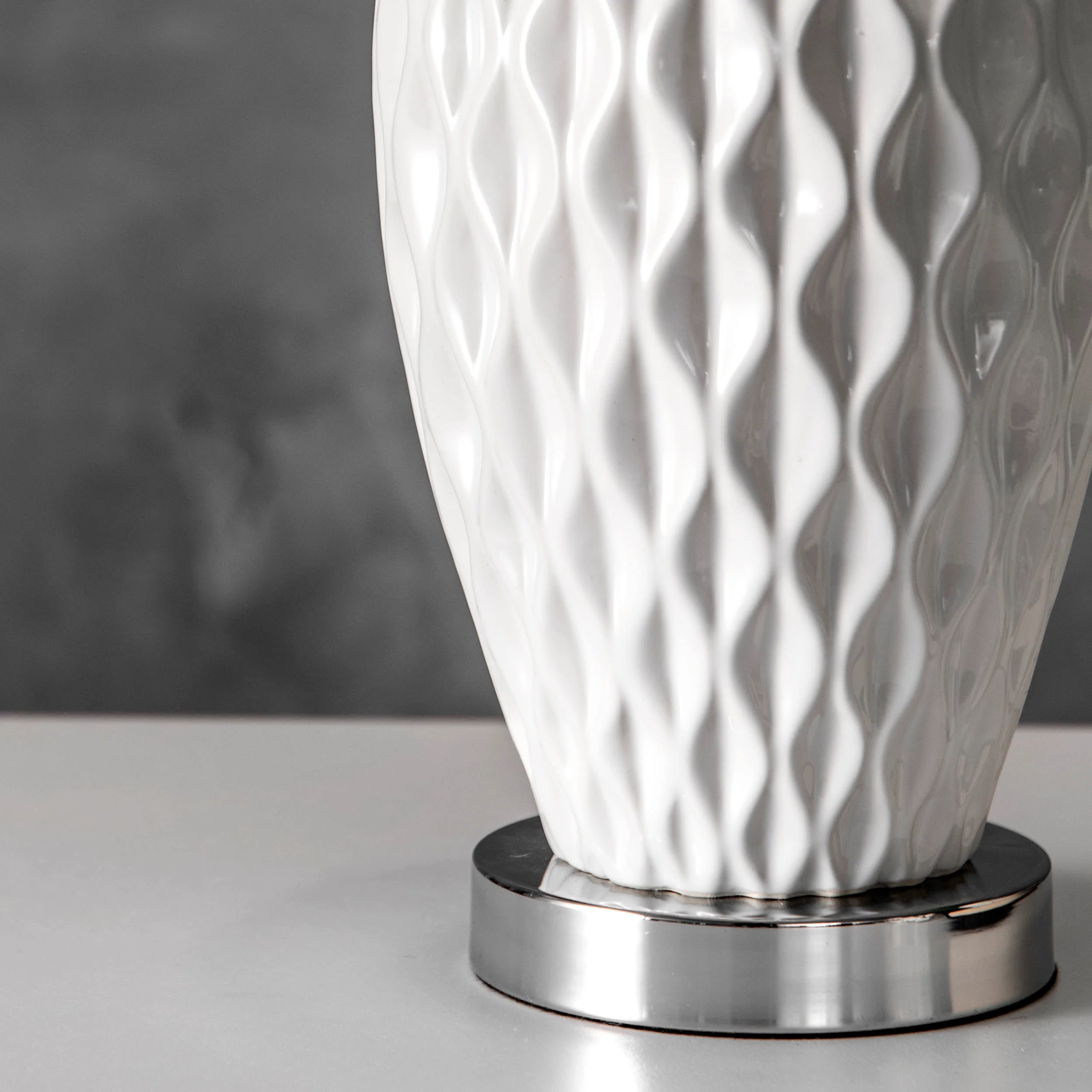 28-inch Diamante Textured Ceramic Table Lamp | Ivory - Image 3