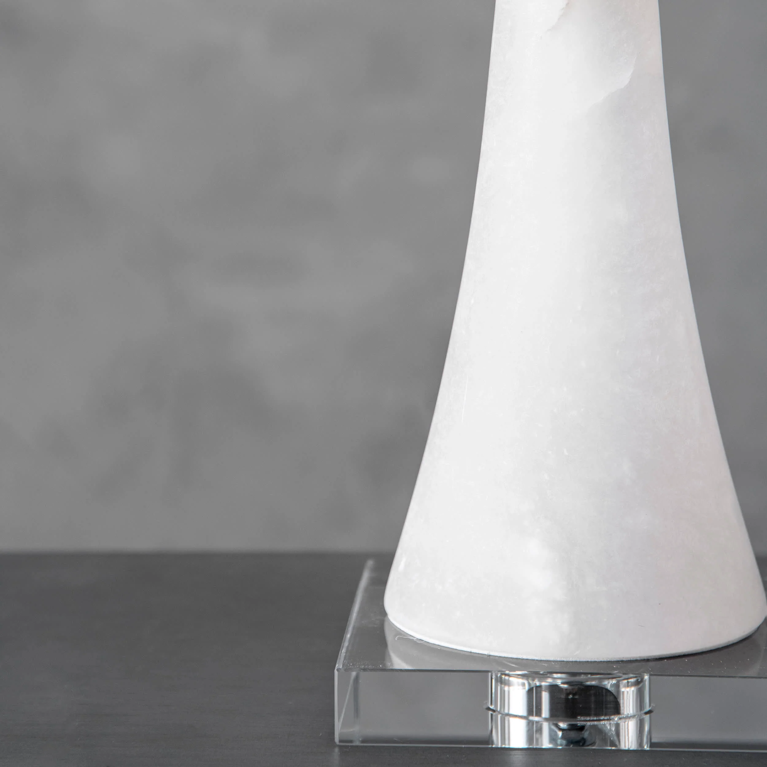 30-inch Alabaster Pawn Spire Table Lamp | Off White - Image 3