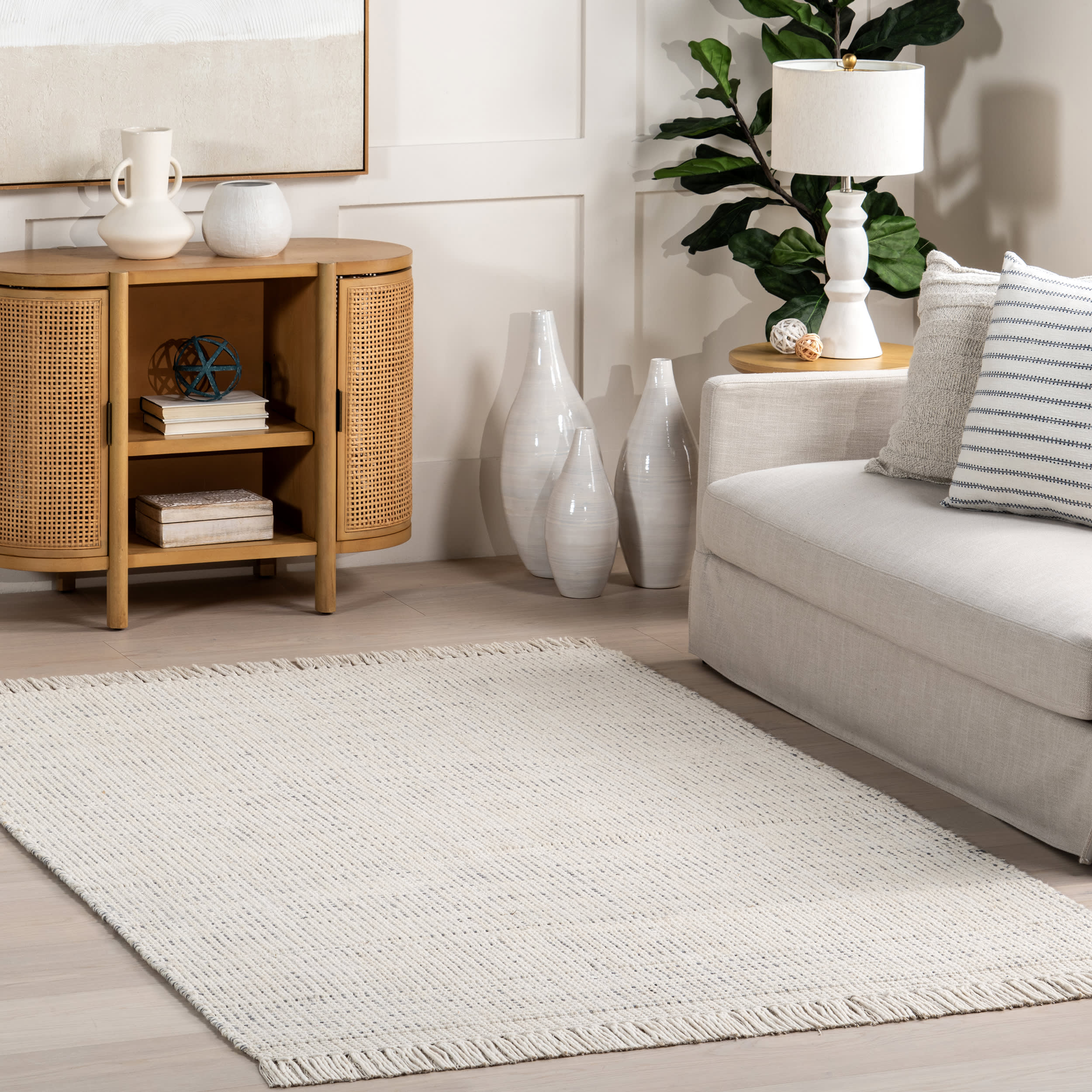 Abigail Solid Wool Fringed Rug | Ivory - Image 2