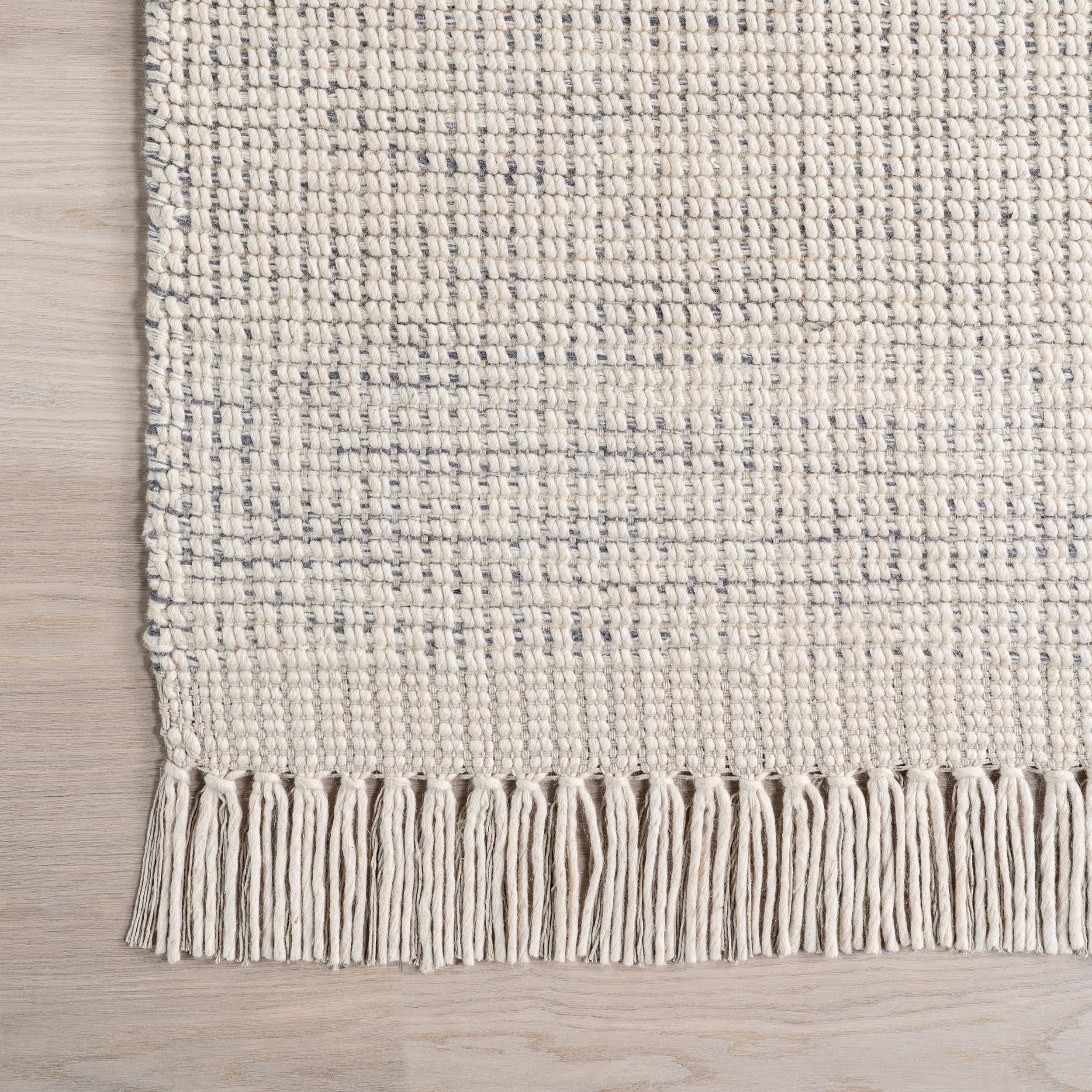 Abigail Solid Wool Fringed Rug | Ivory - Image 3