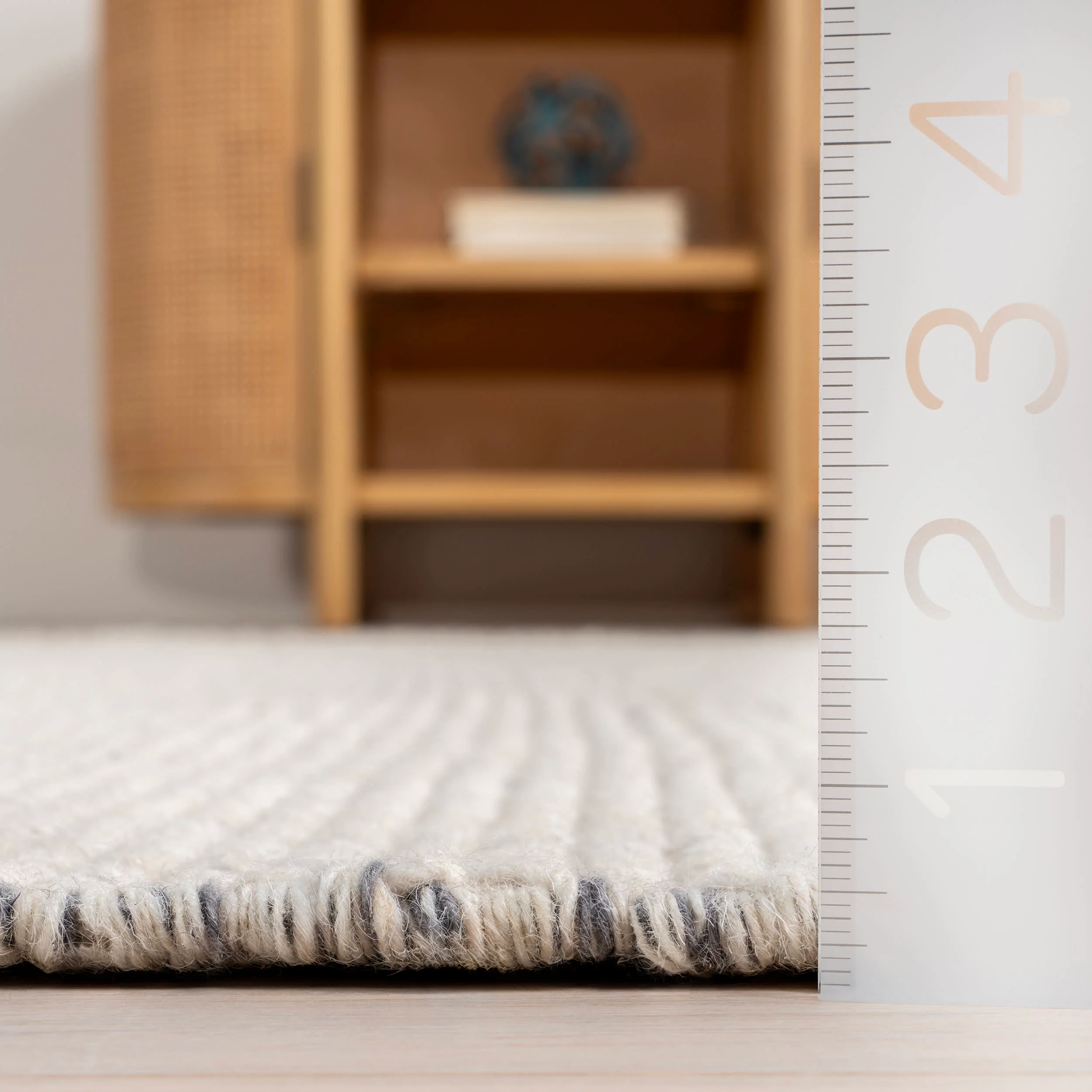 Abigail Solid Wool Fringed Rug | Ivory - Image 5