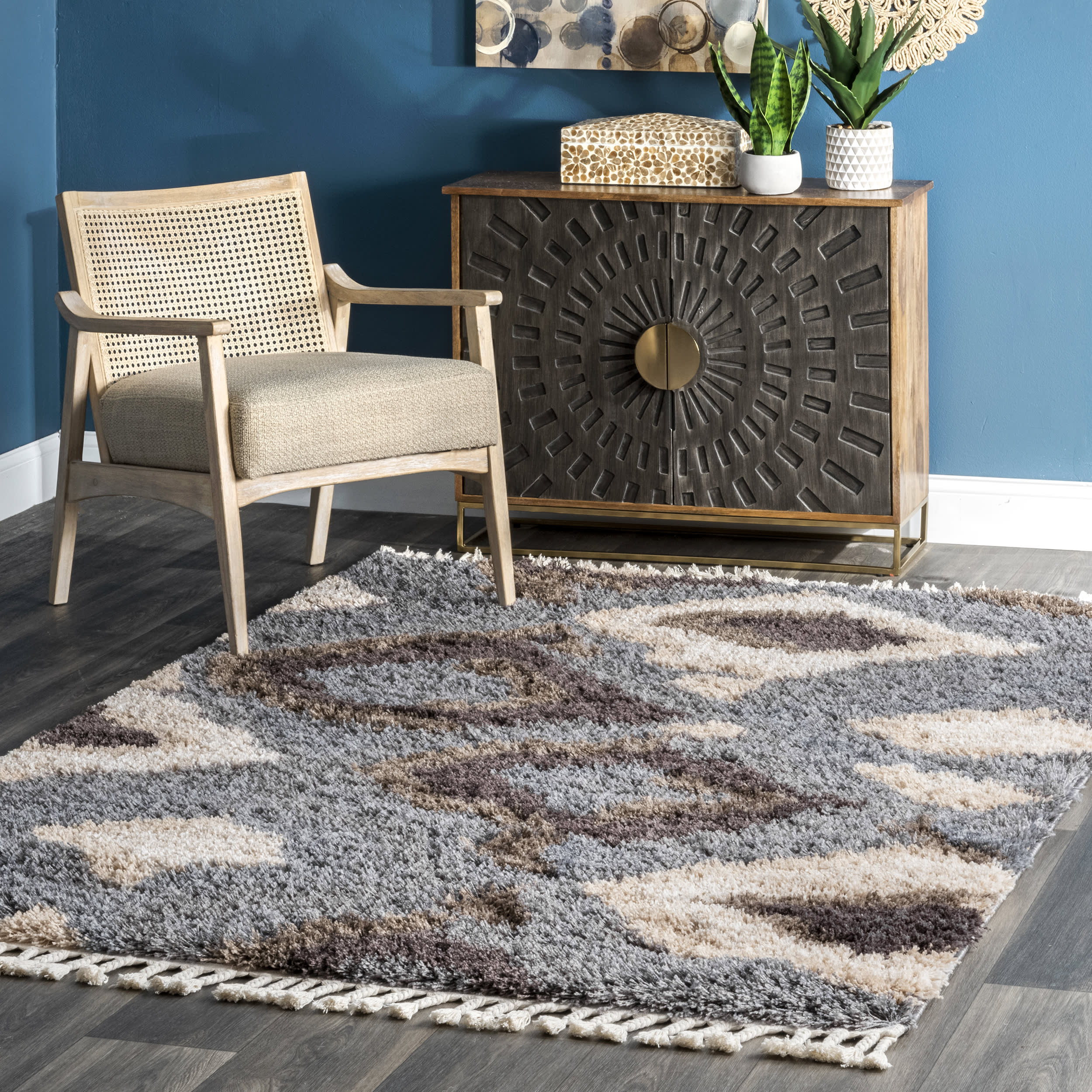 Abstract Iris Shag with Tassel Rug | Grey - Image 2