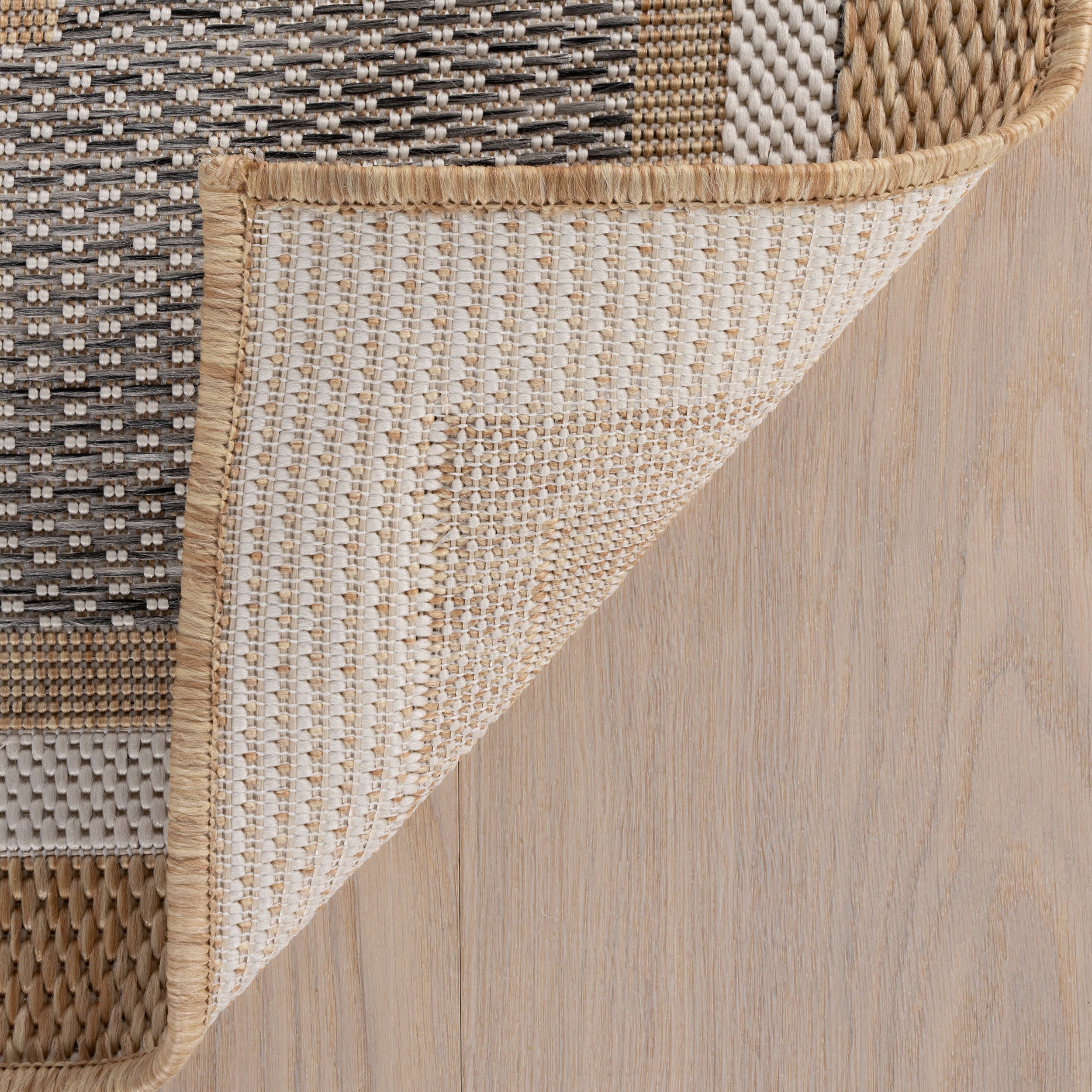 Aeli Modern Bordered Indoor/Outdoor Rug | Grey - Image 5