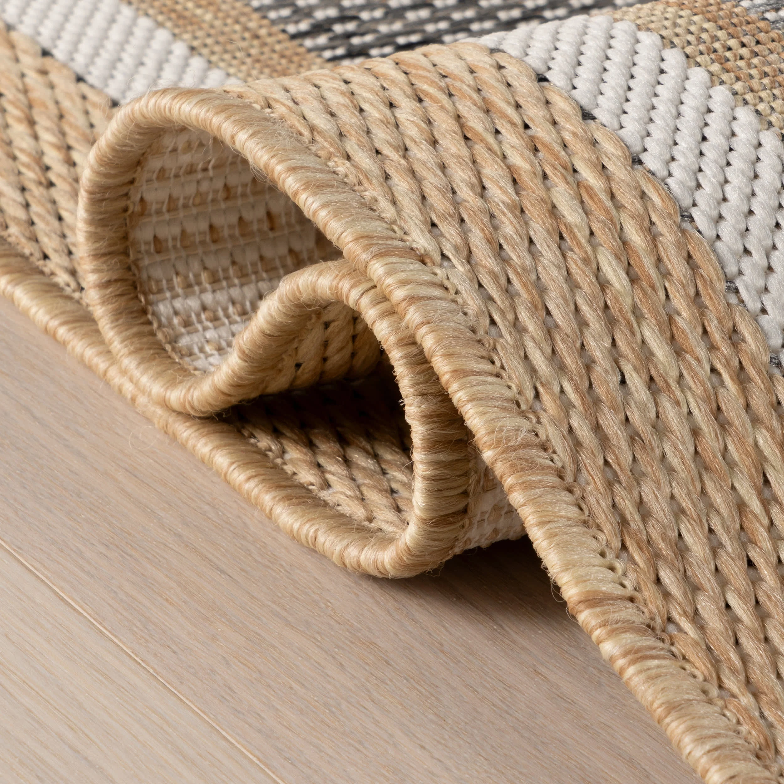 Aeli Modern Bordered Indoor/Outdoor Rug | Grey - Image 6