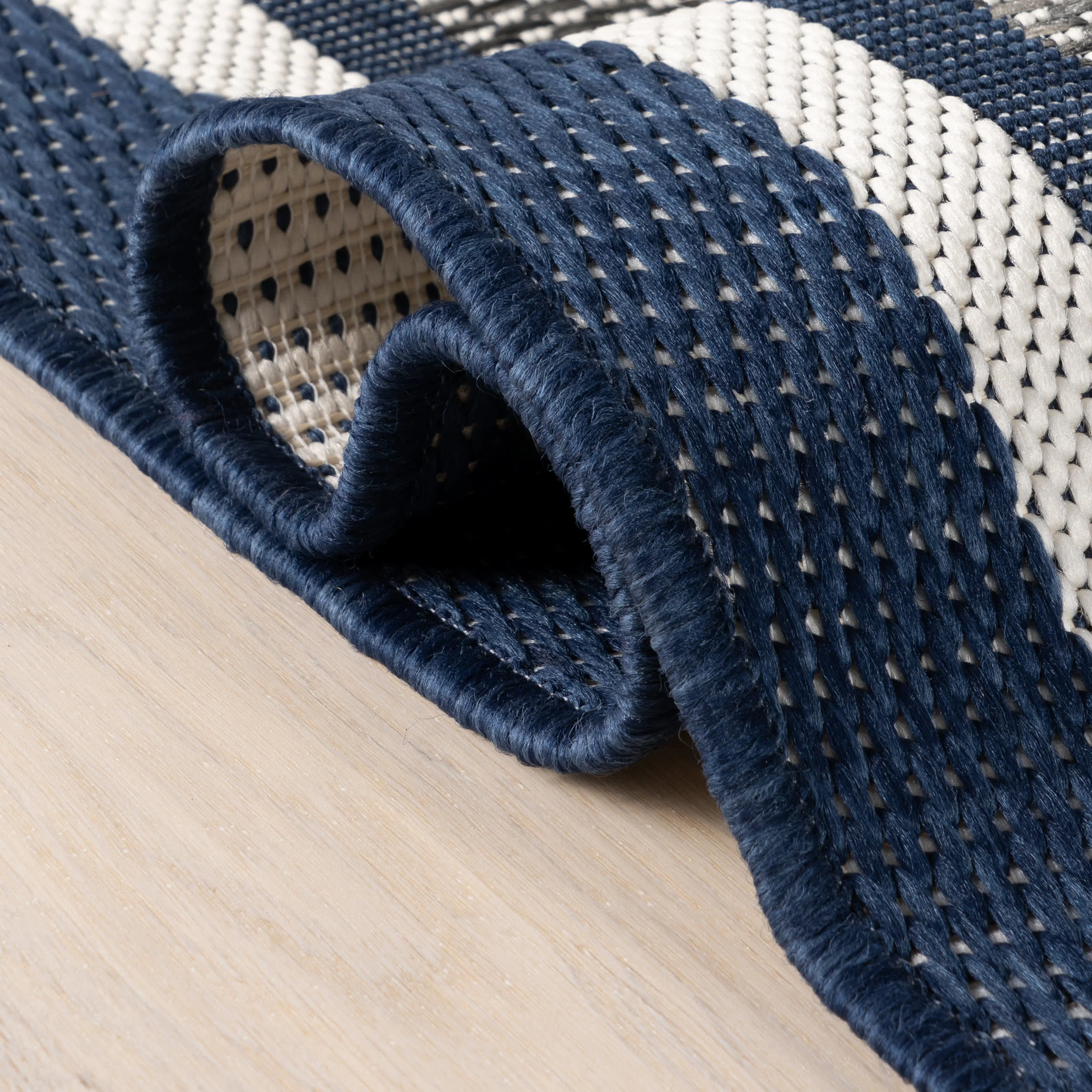 Aeli Modern Bordered Indoor/Outdoor Rug | Navy - Image 6
