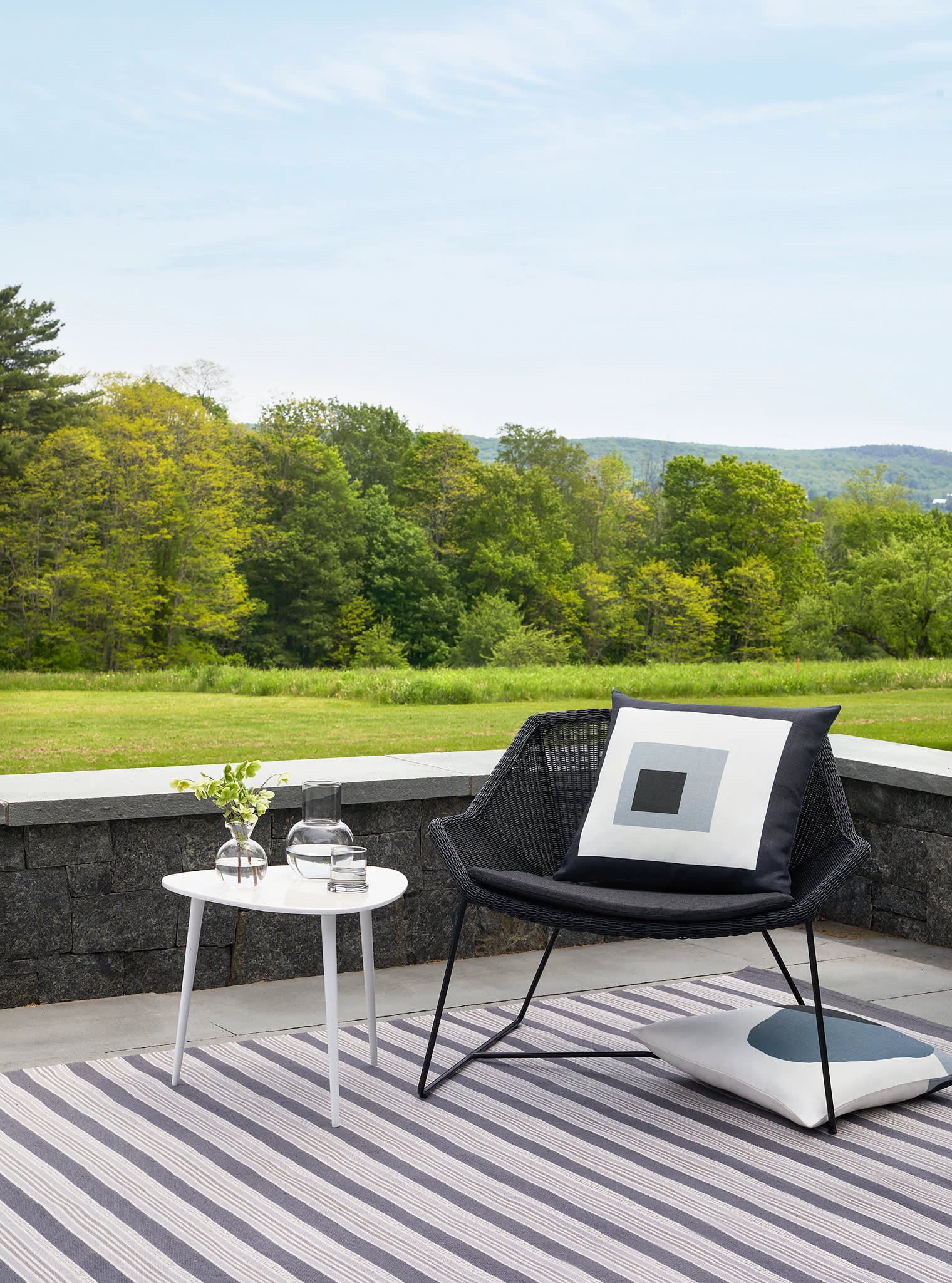 Akono Handwoven Indoor/Outdoor Rug | Grey - Image 2