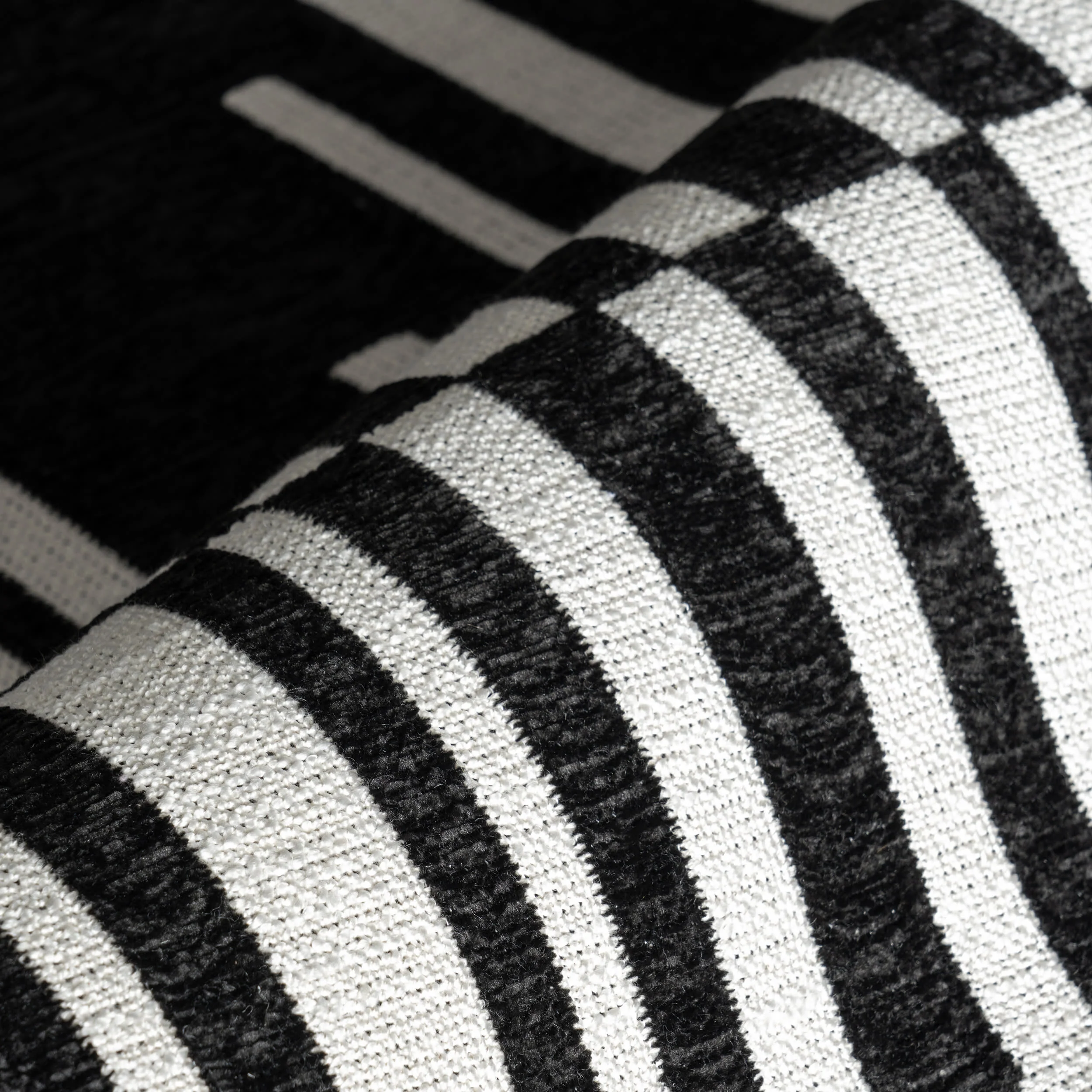 Alayah Piano Keys Reversible Washable Rug | Black/Cream - Image 3