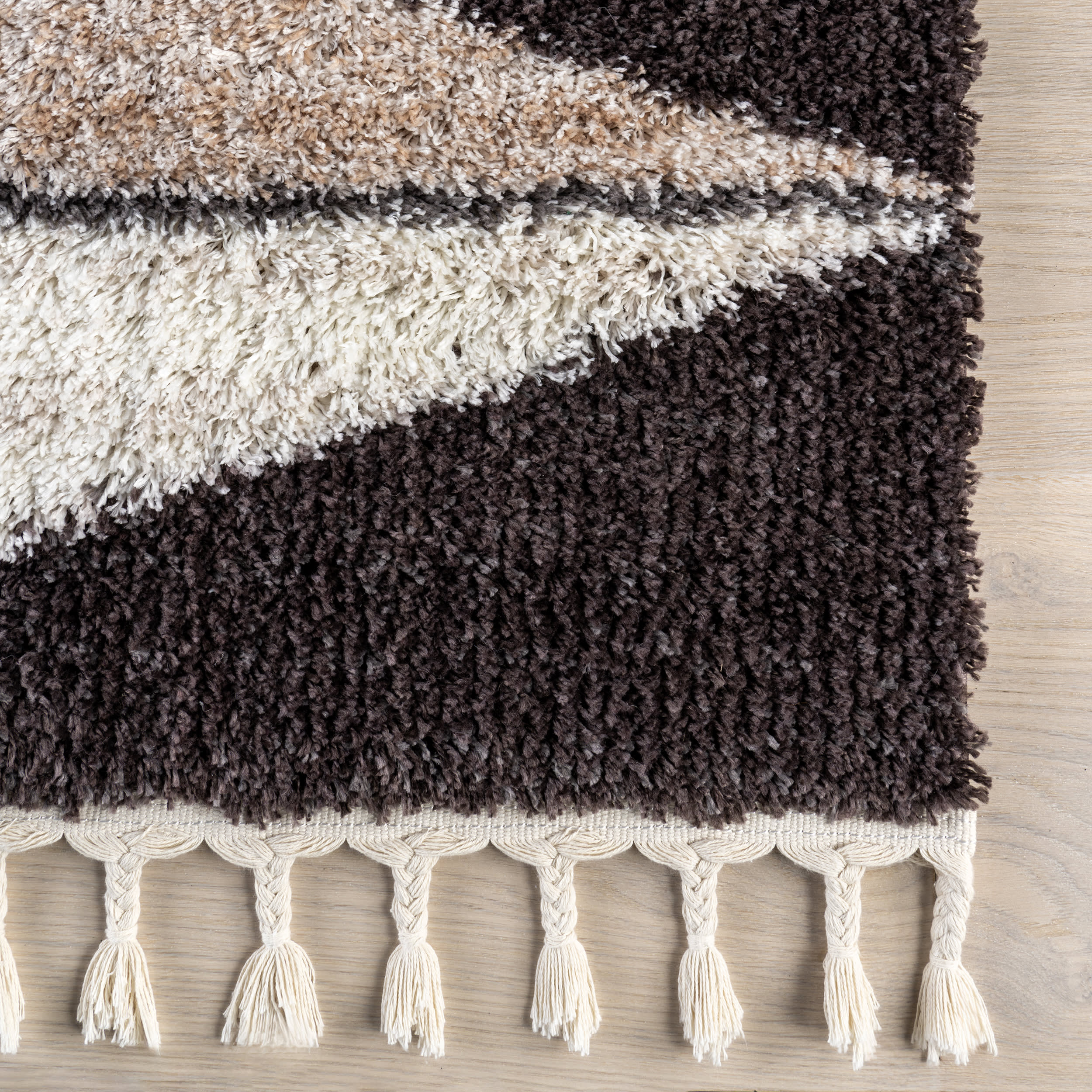 Alexia Diamond Tasseled Rug | Brown - Image 4