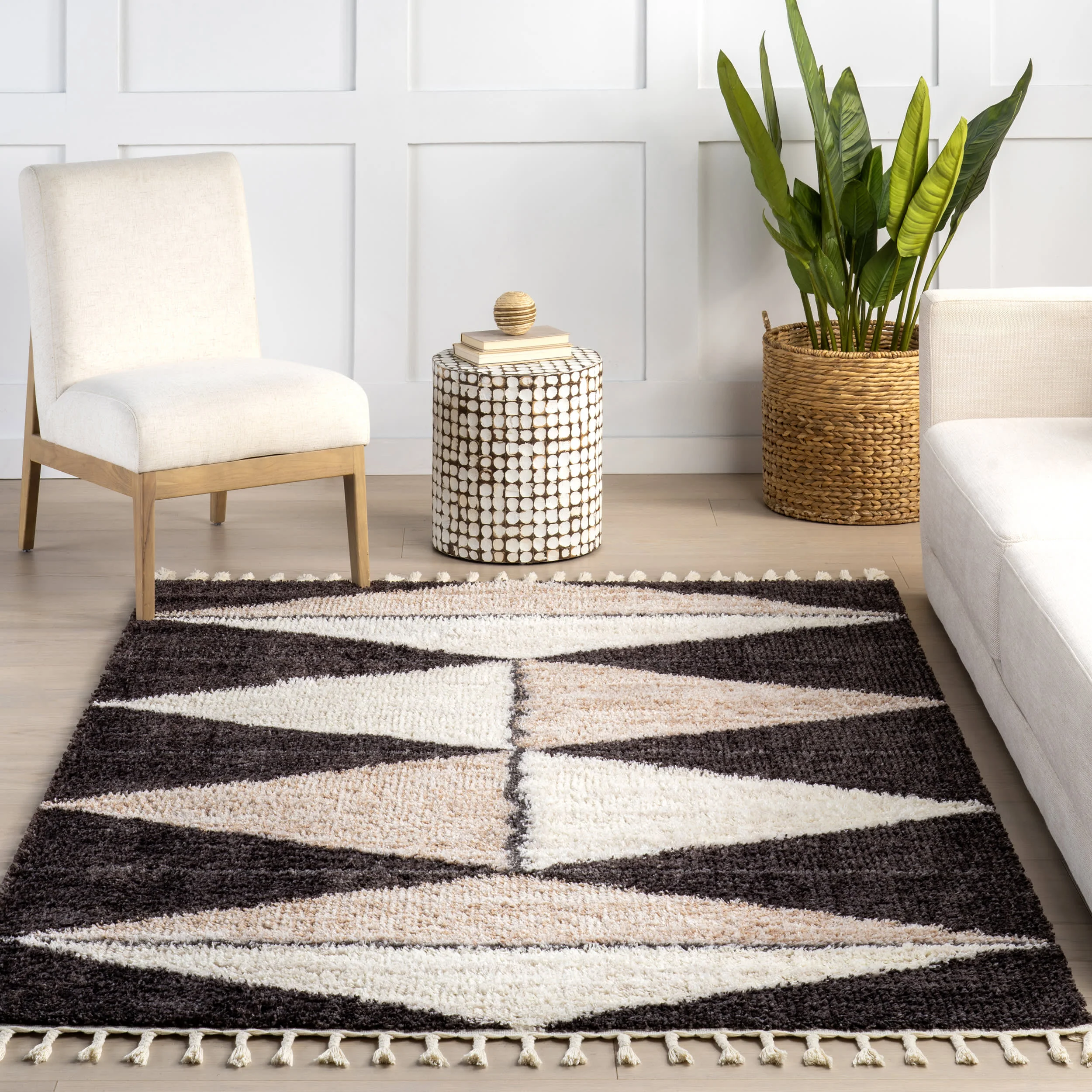 Alexia Diamond Tasseled Rug | Brown - Image 5