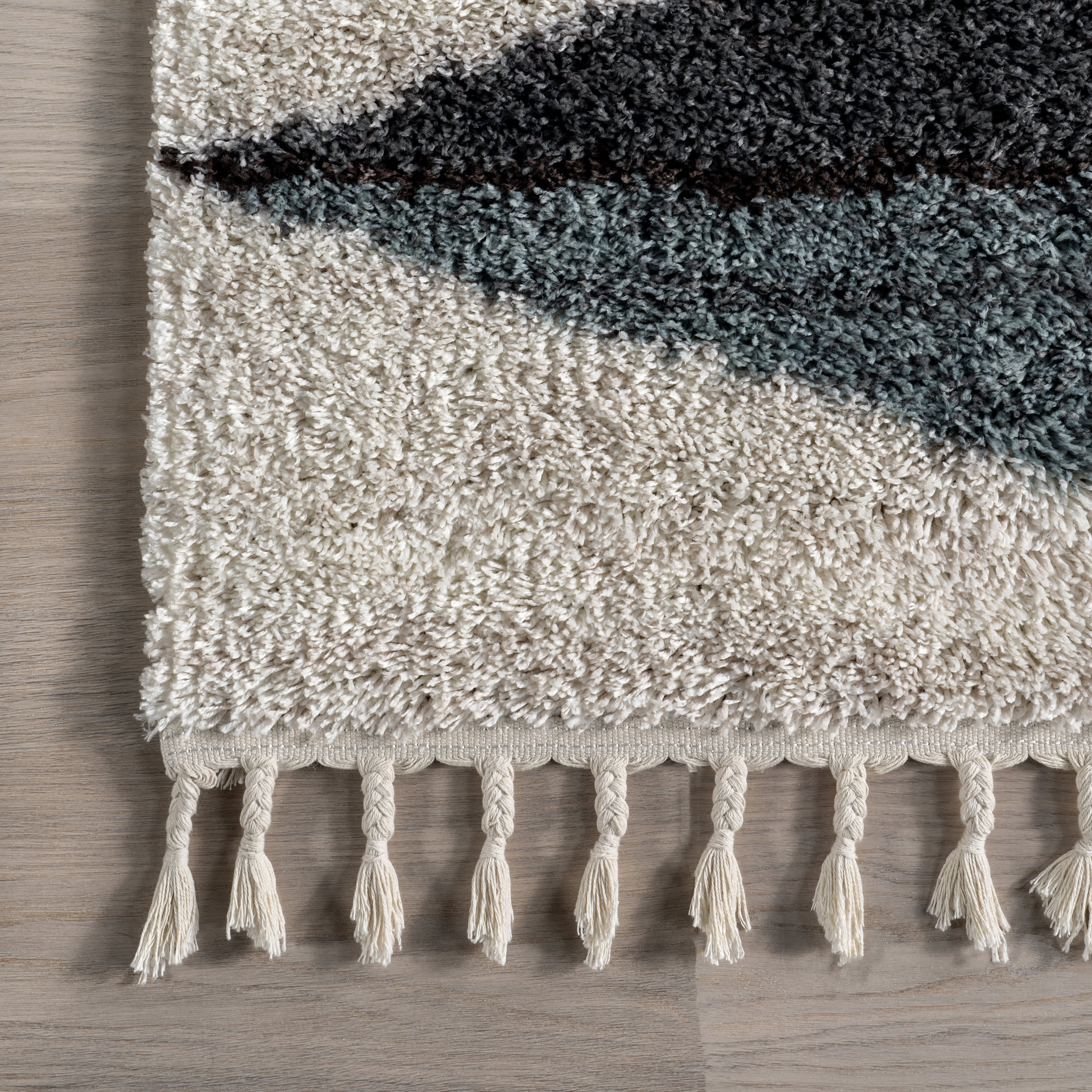 Alexia Diamond Tasseled Rug | Navy - Image 3