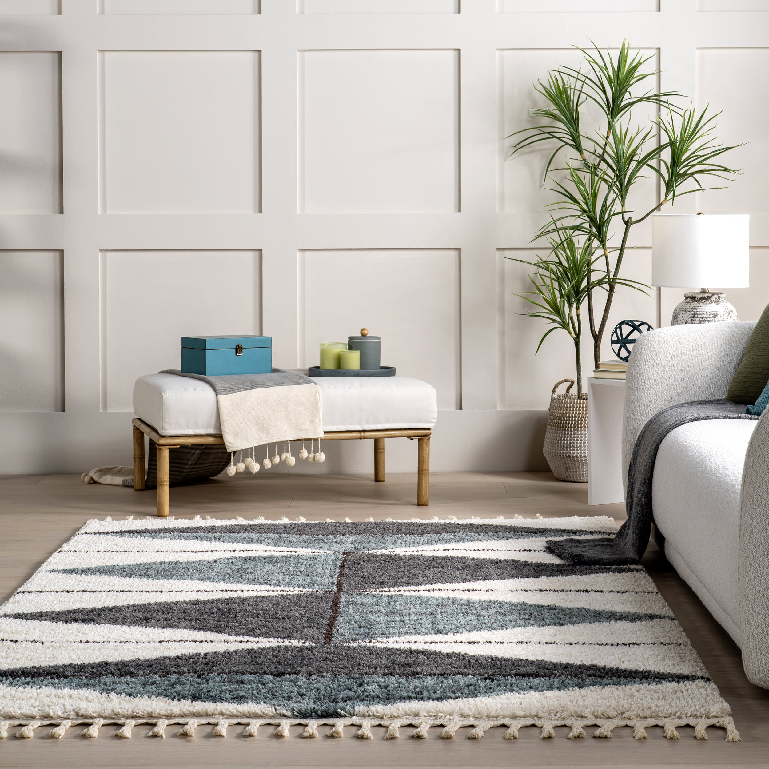Alexia Diamond Tasseled Rug | Navy - Image 4