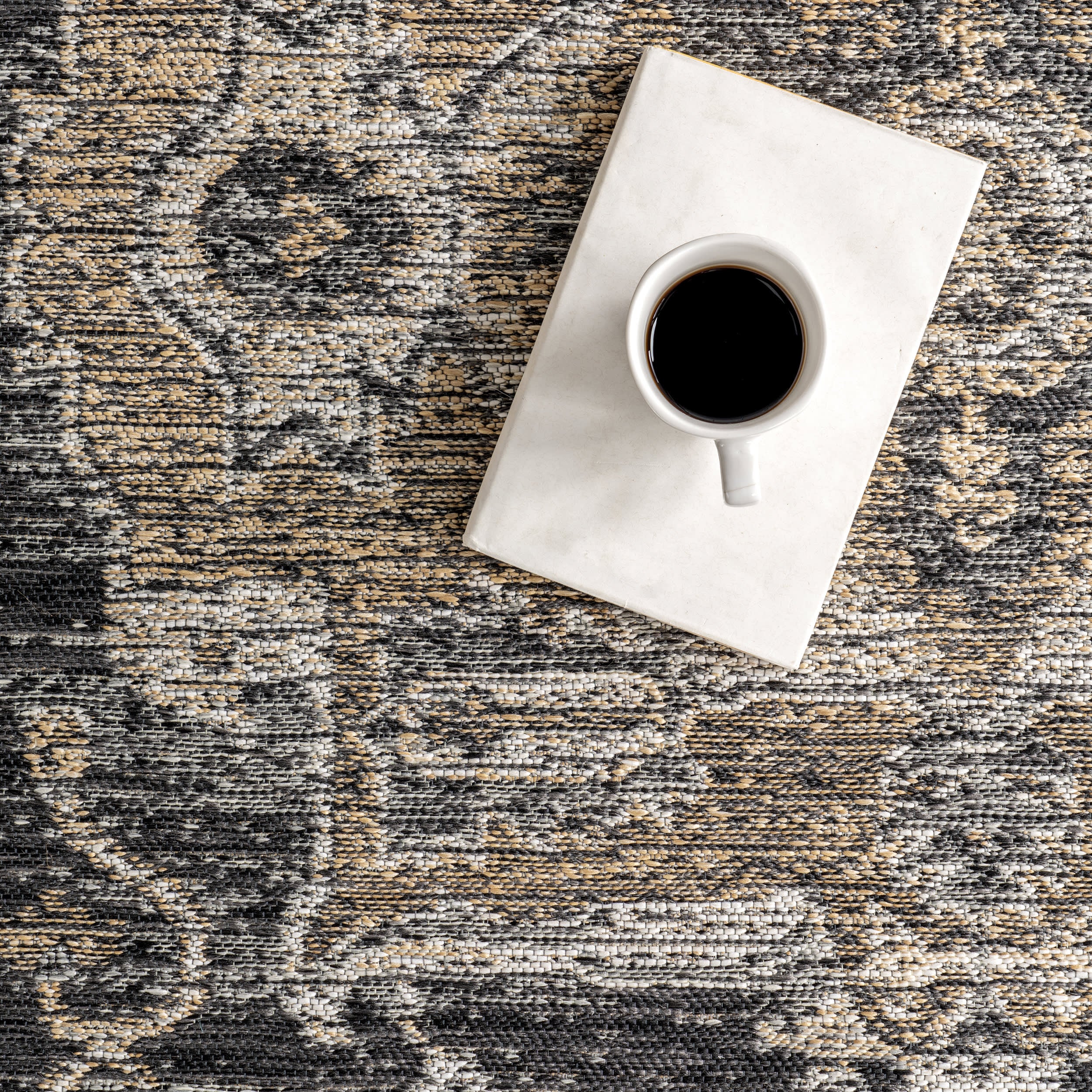 Alivia Medallion Reversible Indoor/Outdoor Rug | Cream & Charcoal - Image 10