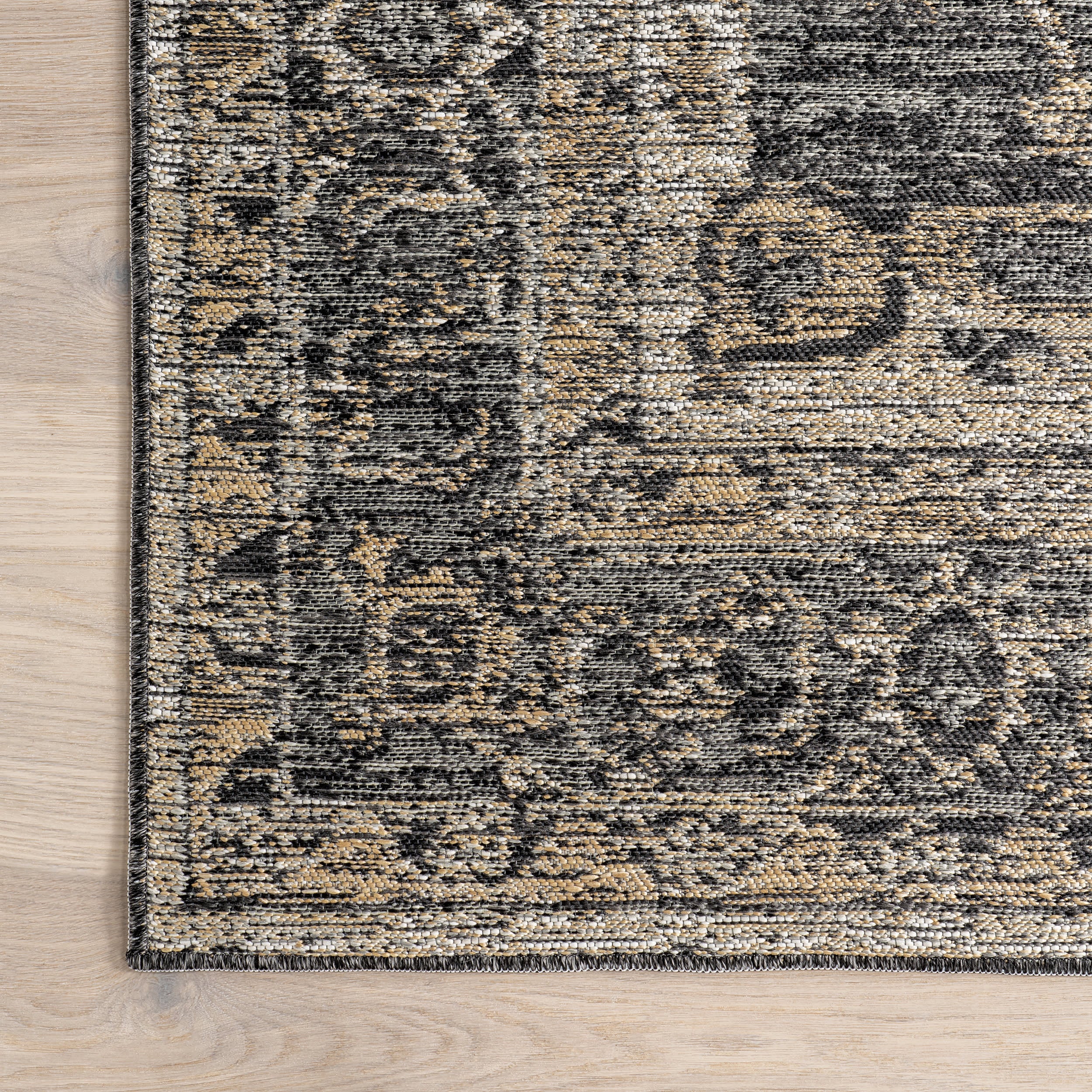 Alivia Medallion Reversible Indoor/Outdoor Rug | Cream & Charcoal - Image 4