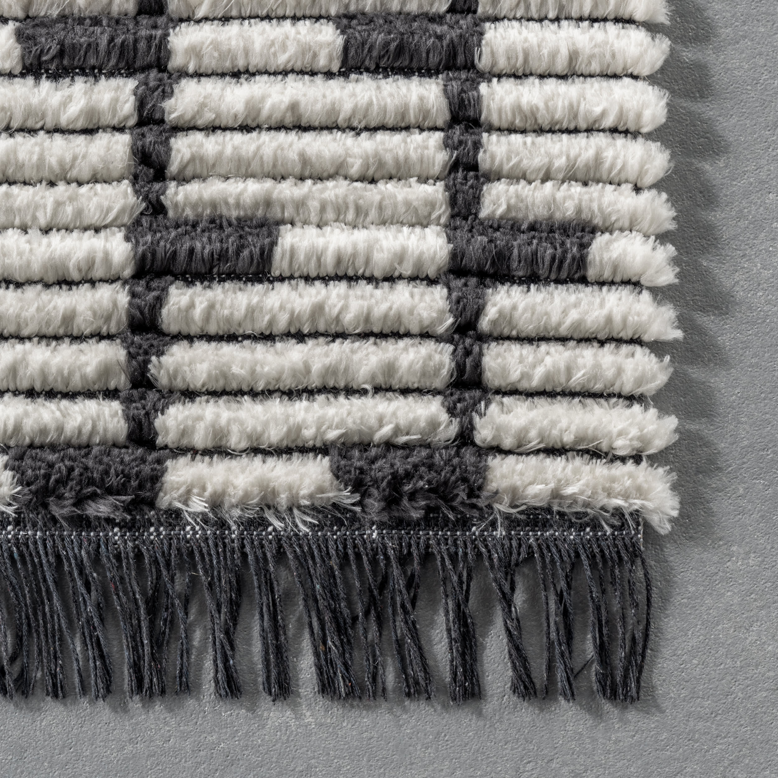 Angela Vine Fringed Rug | Beige - Image 3