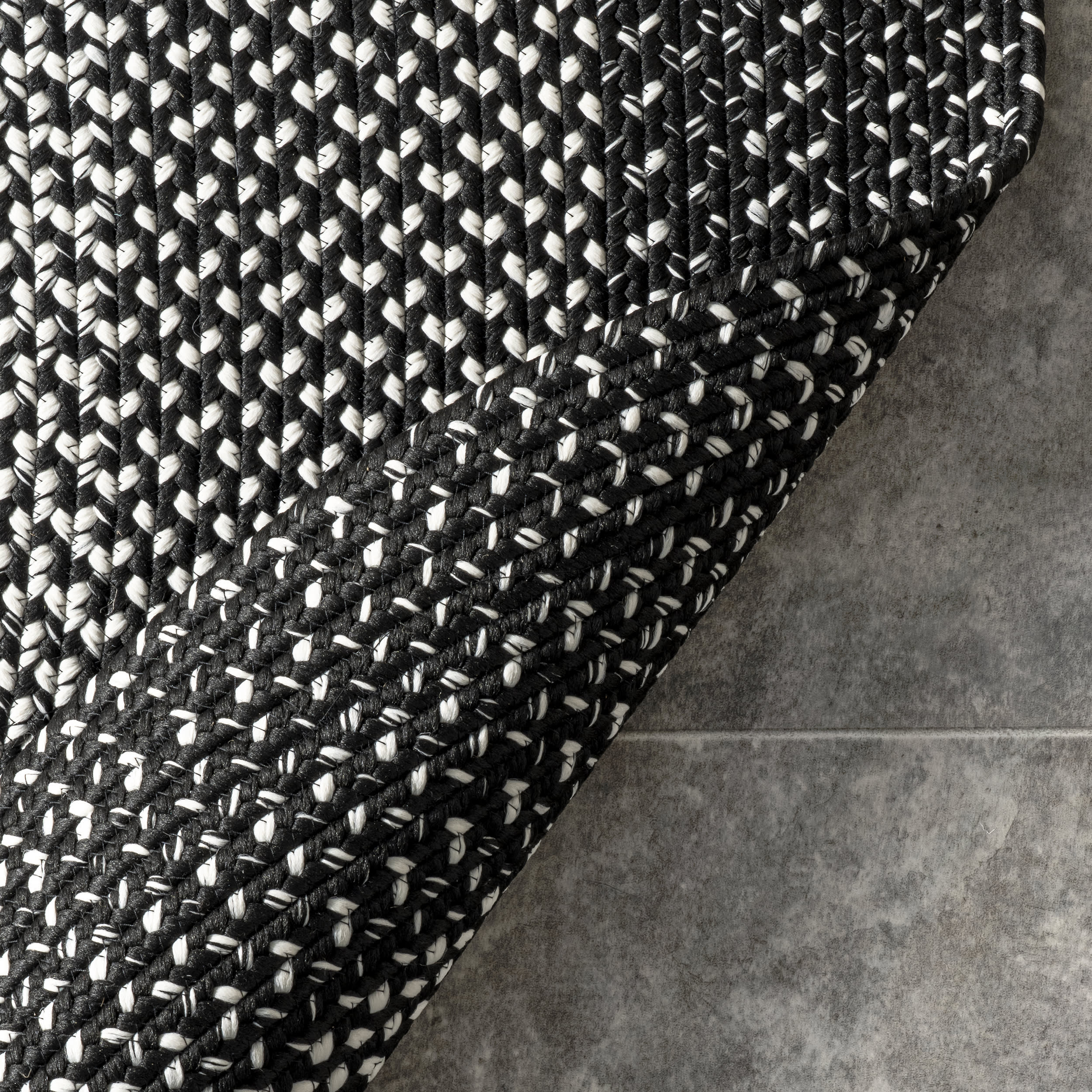 Arabella Ombre Indoor/Outdoor Rug | Black - Image 2