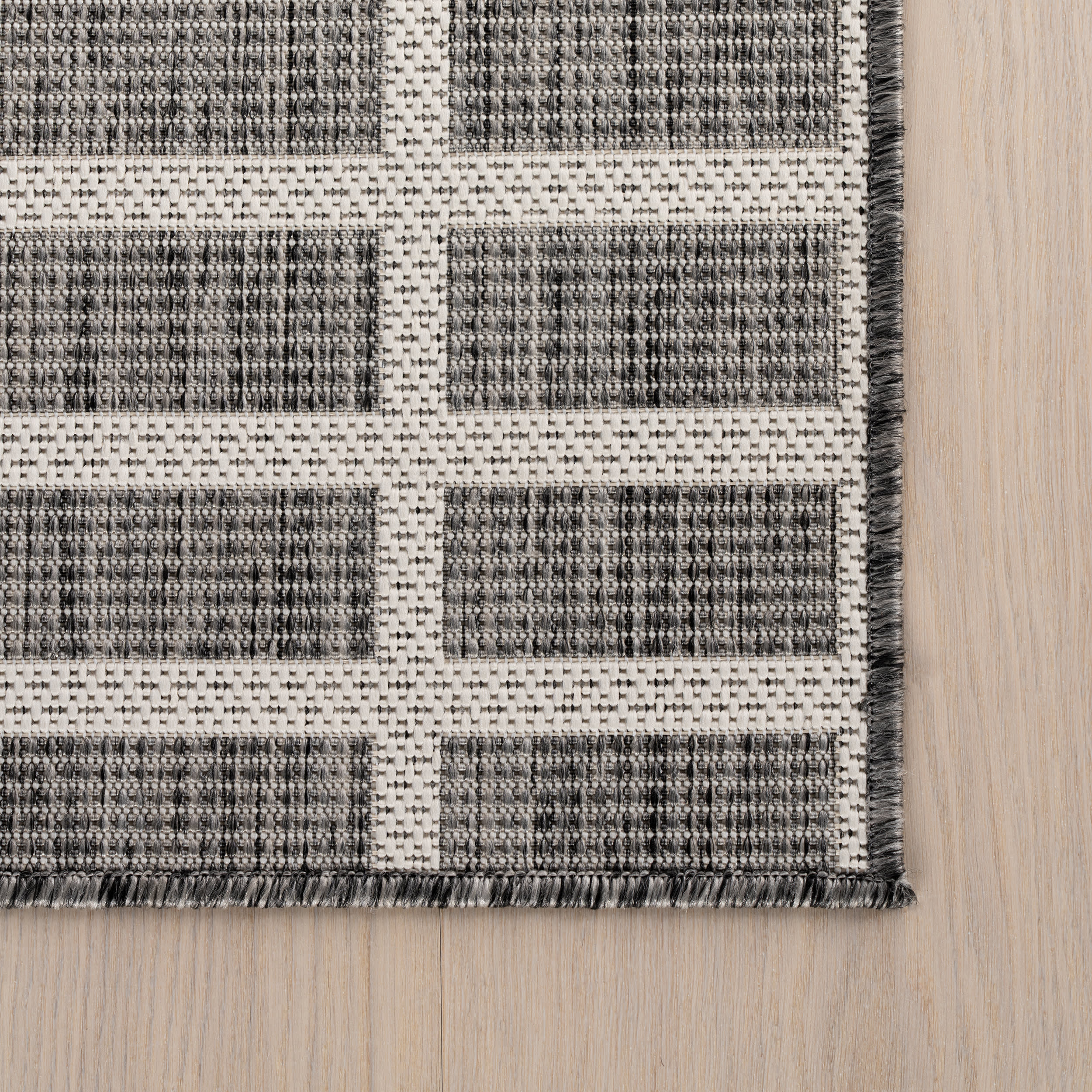 Avenia Modern Indoor/Outdoor Rug | Grey - Image 4