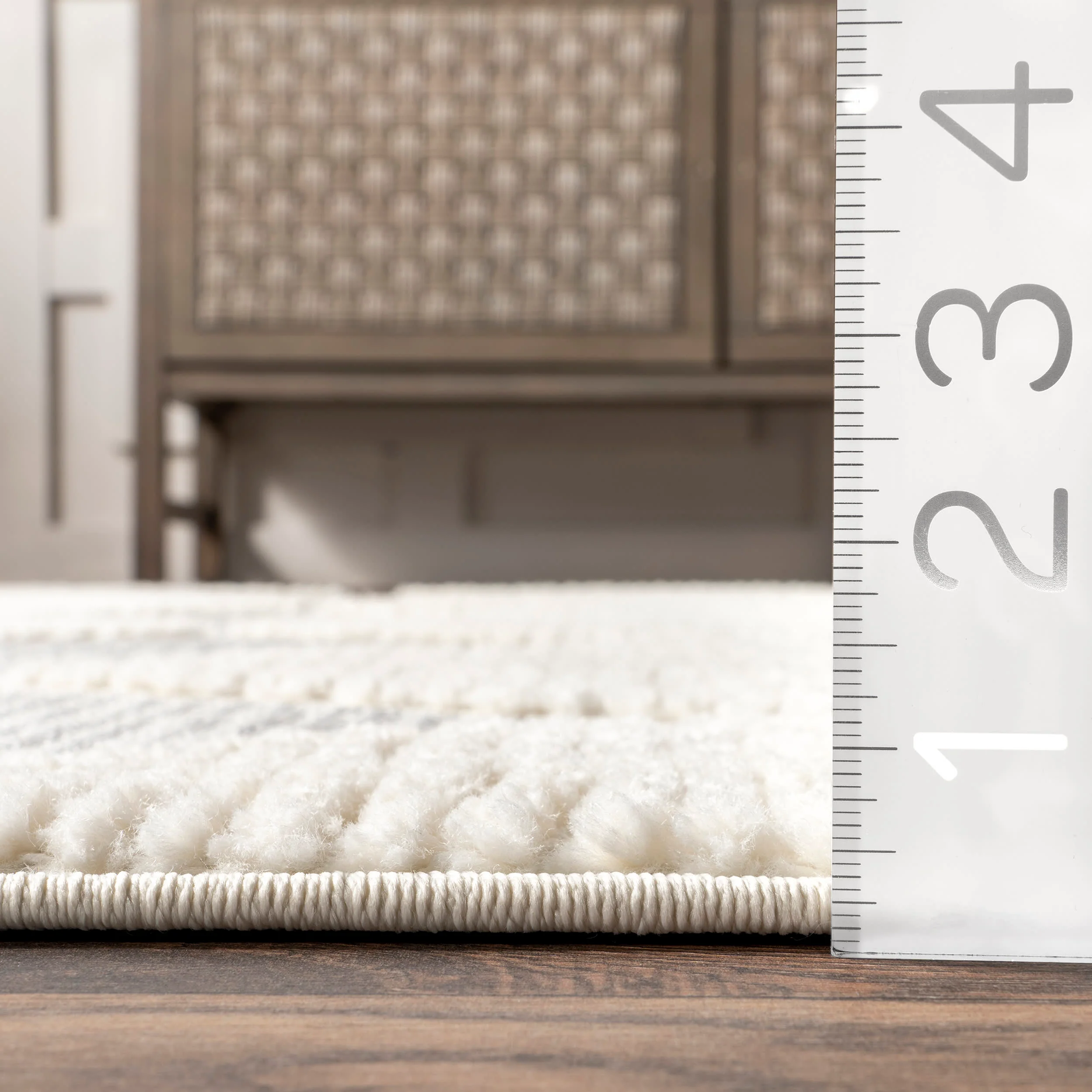 Aylin Diamond Tasseled Rug | Off White - Image 4
