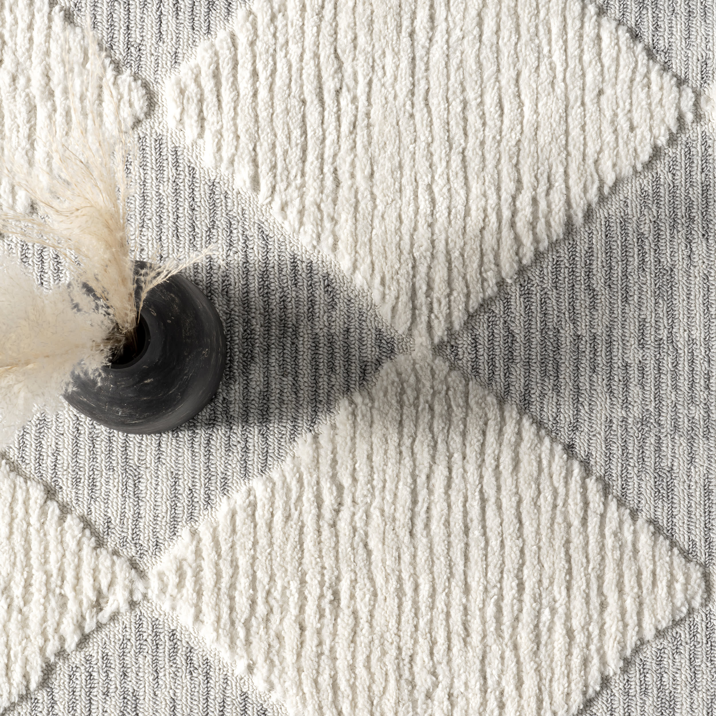 Aylin Diamond Tasseled Rug | Off White - Image 6