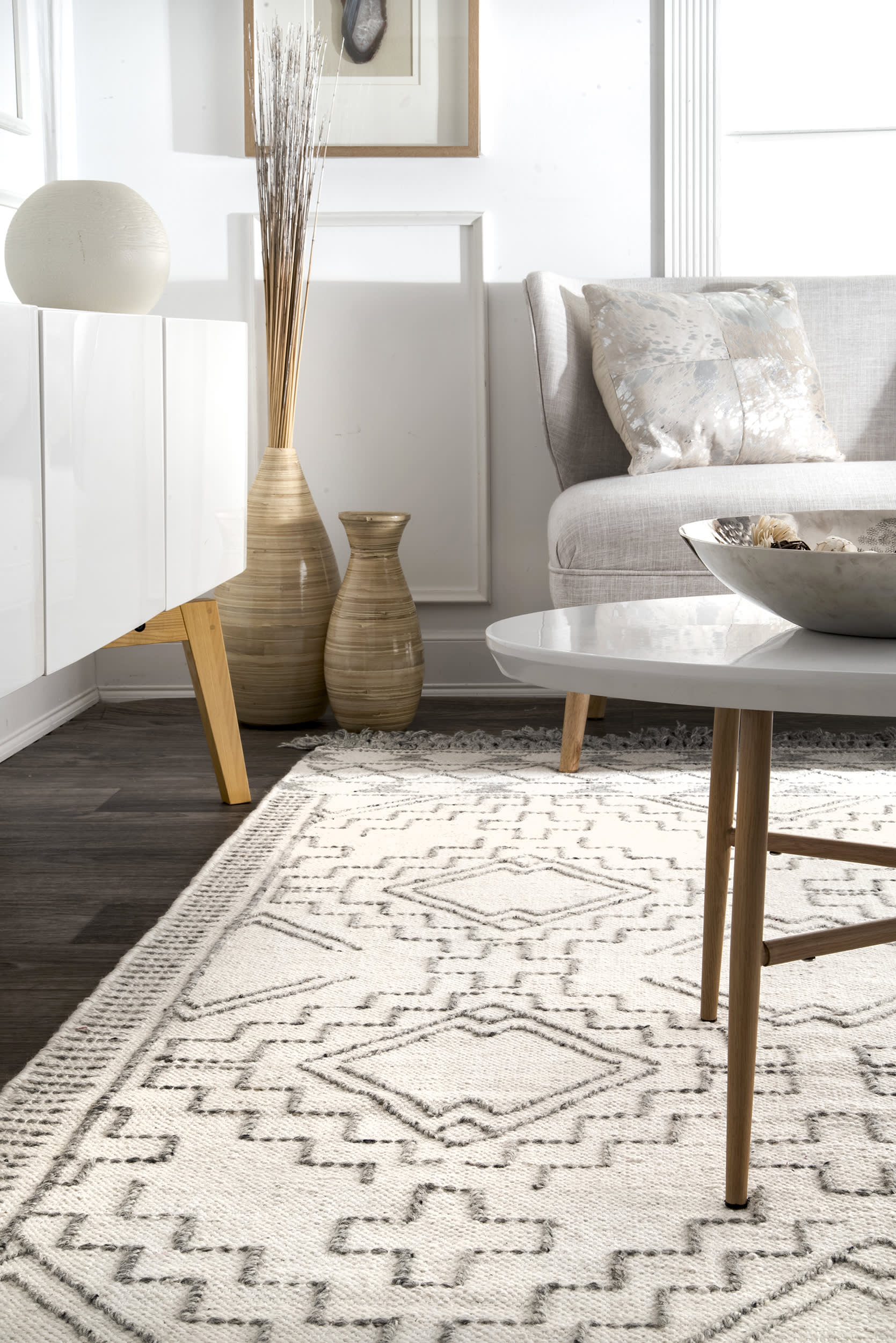 Aztec Diamond Chevron Tassel Rug | Ivory - Image 4