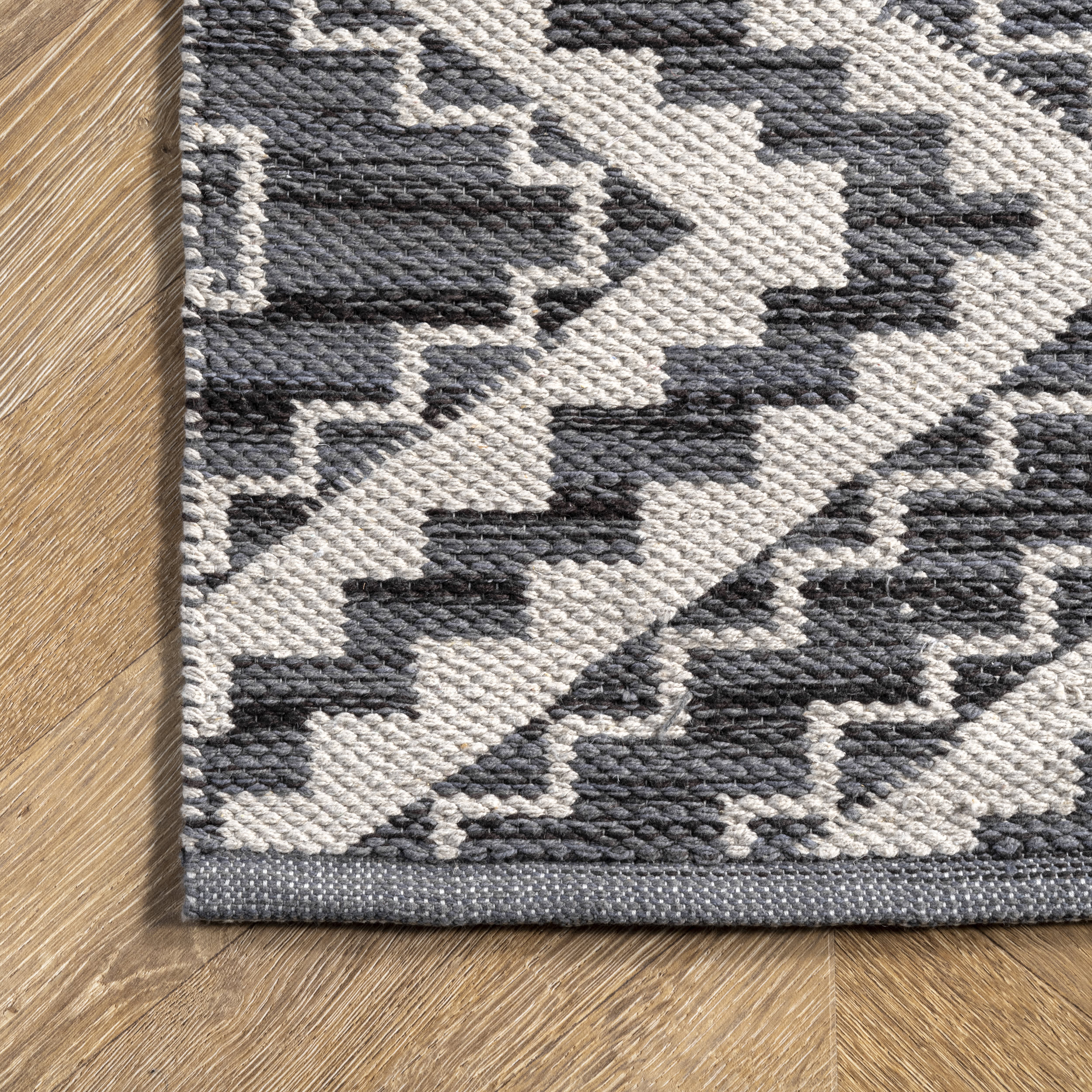 Aztec Trellis Rug | Grey - Image 3
