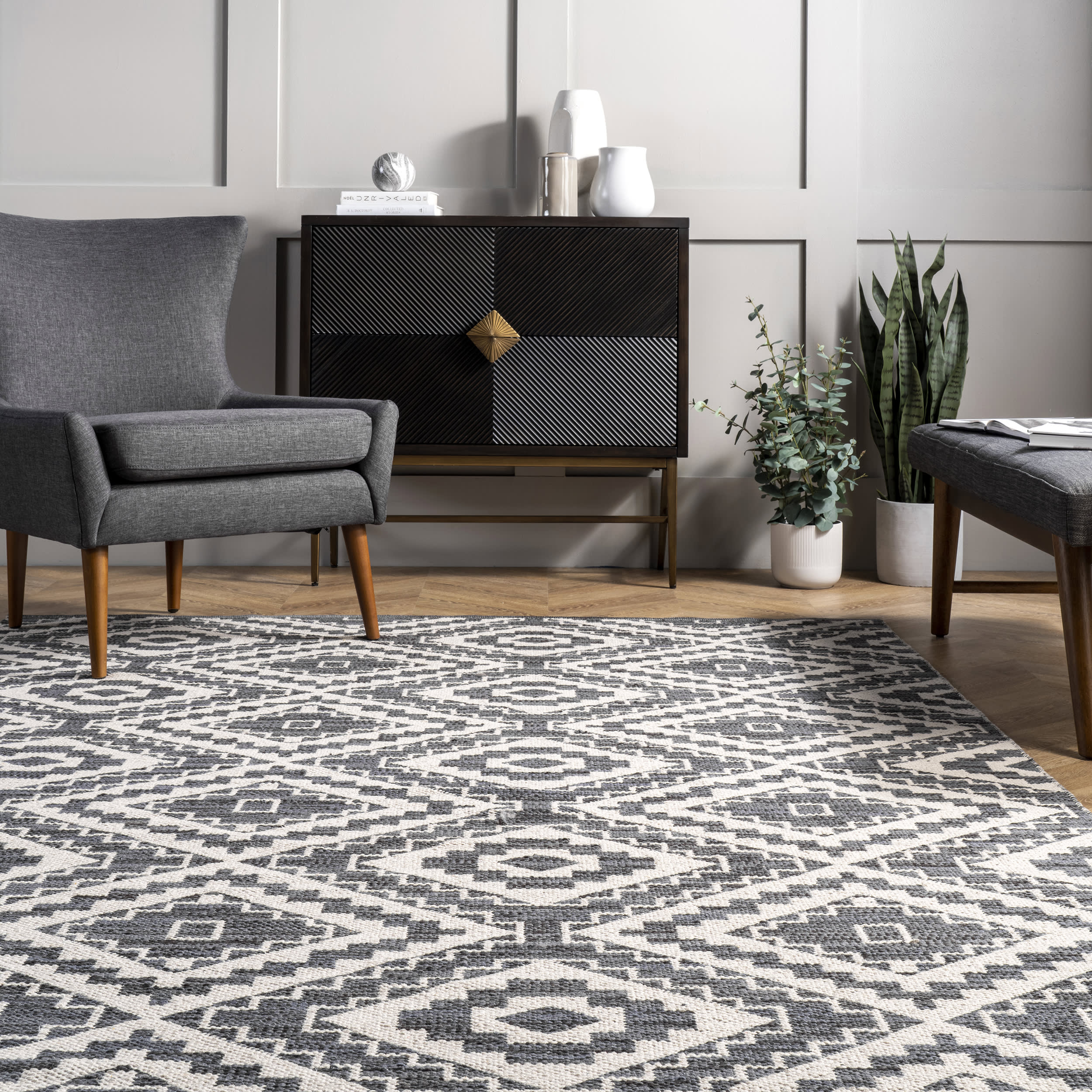 Aztec Trellis Rug | Grey - Image 4