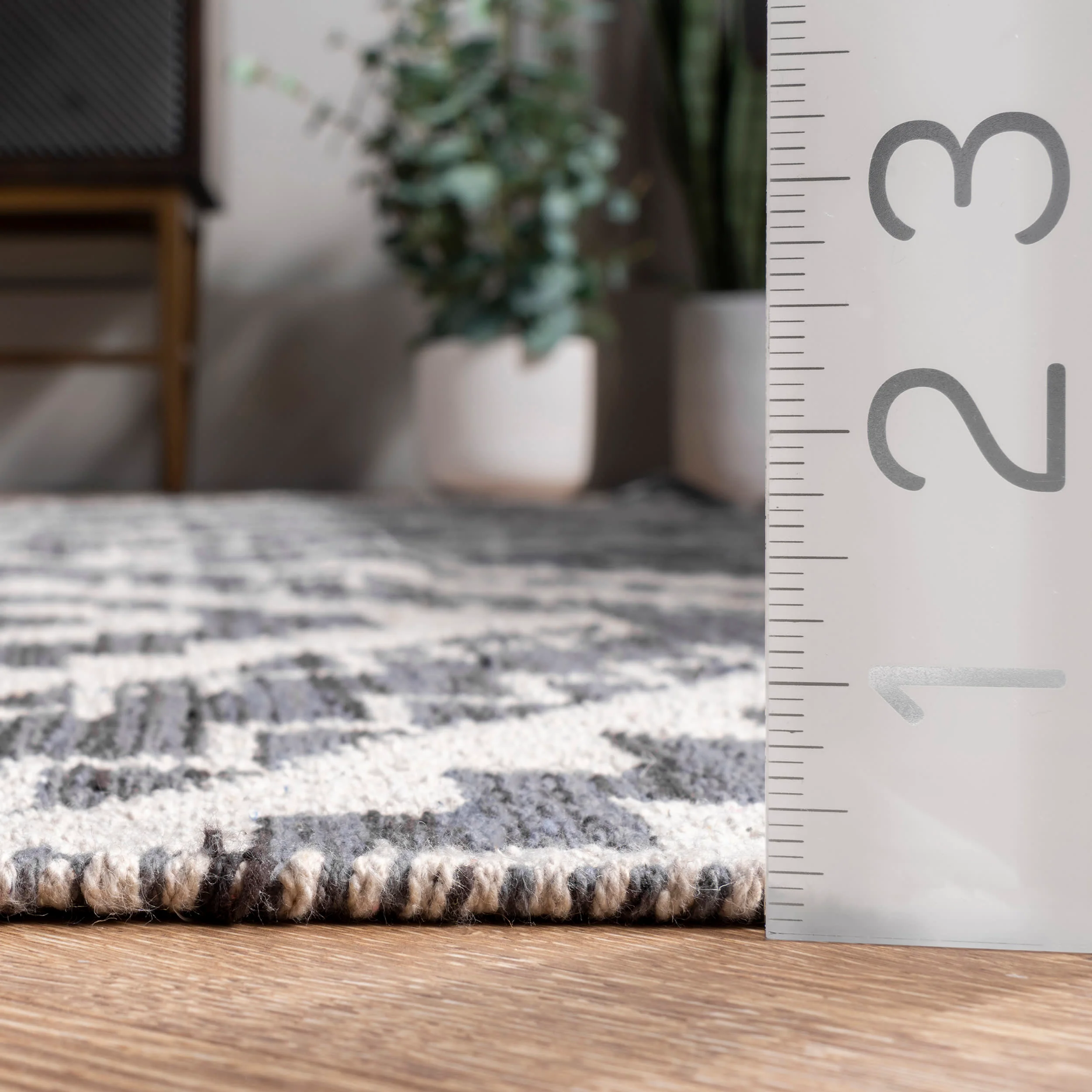 Aztec Trellis Rug | Grey - Image 5