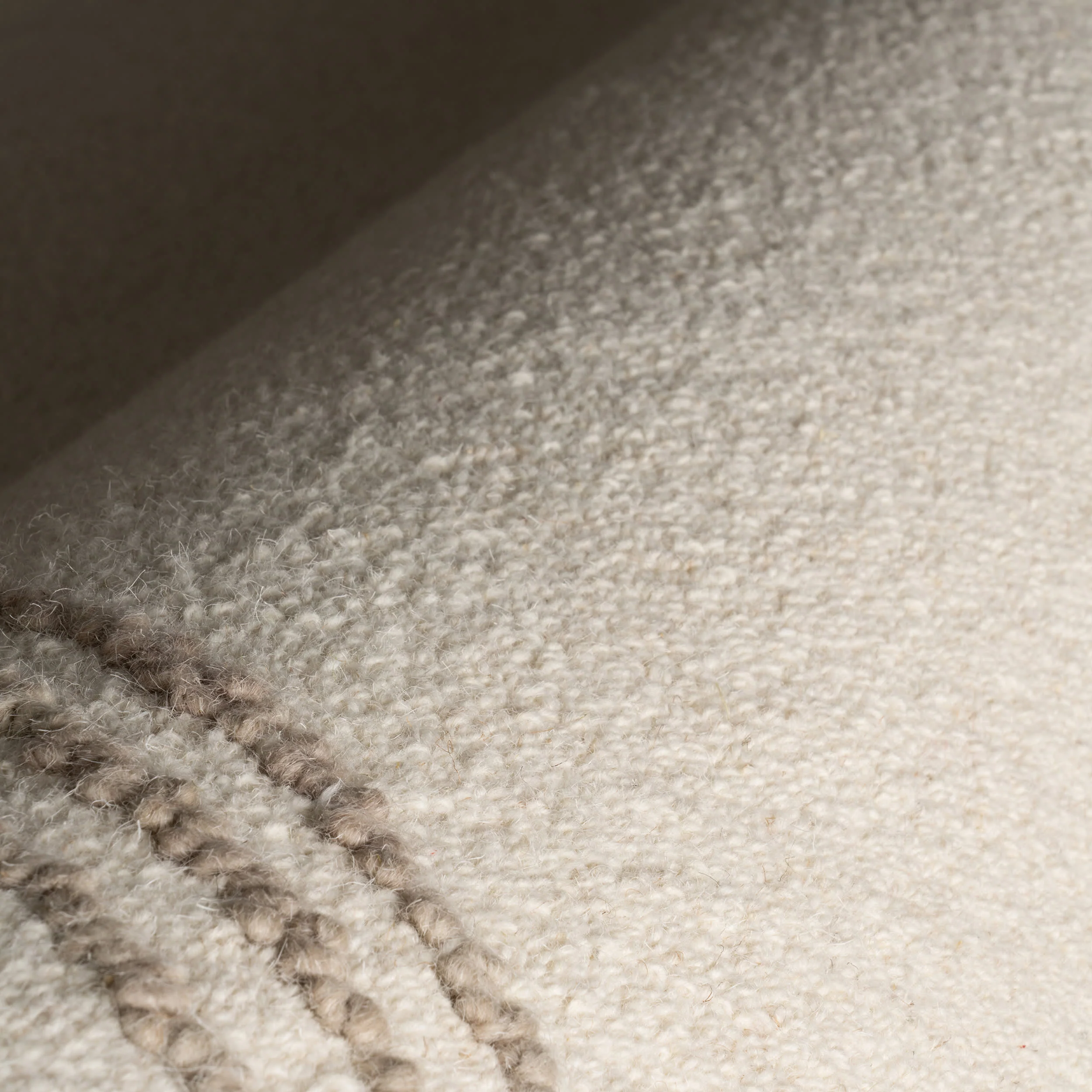 Baina Modern Bordered Rug | Ivory - Image 3