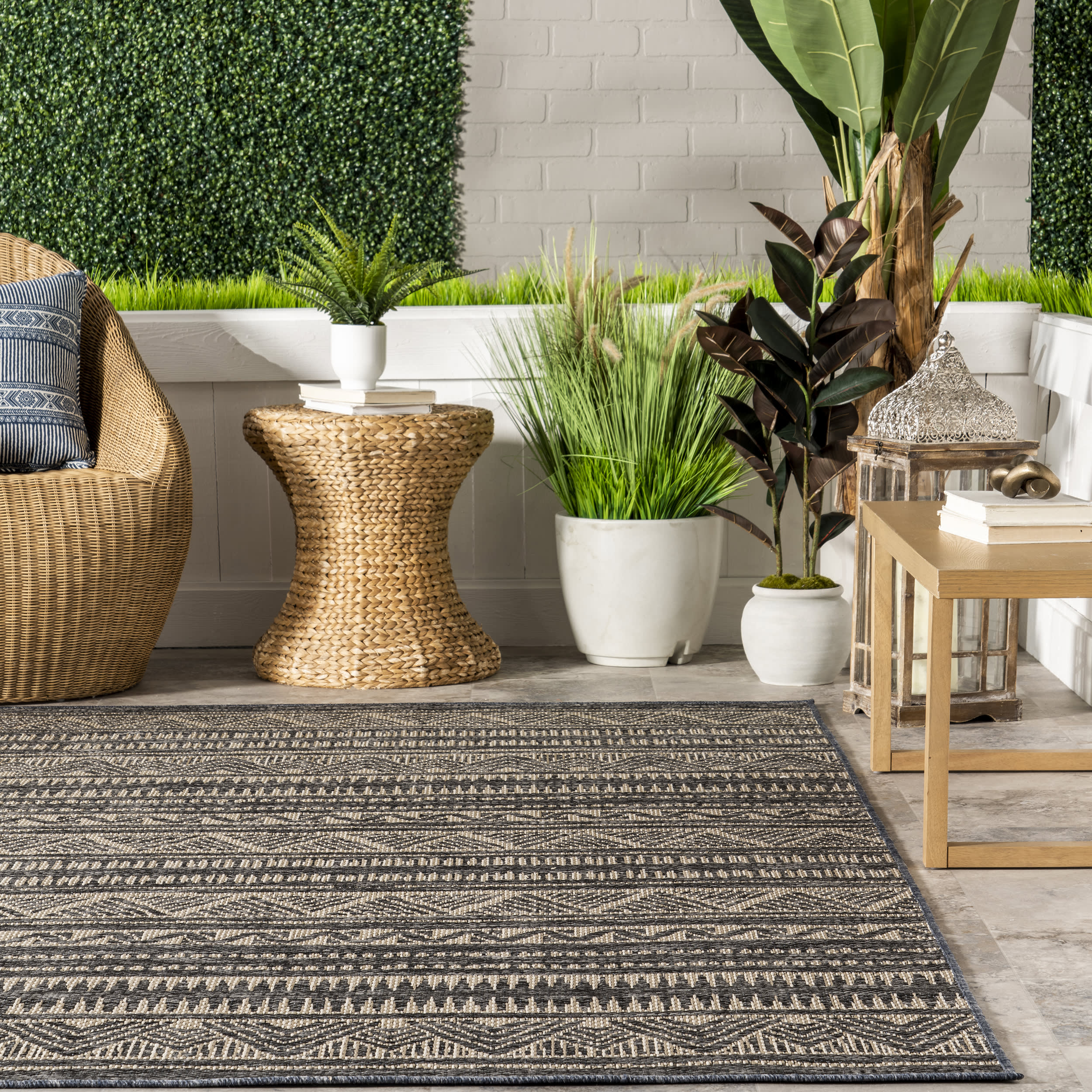 Banded Striped Indoor/Outdoor Rug | Charcoal - Image 4