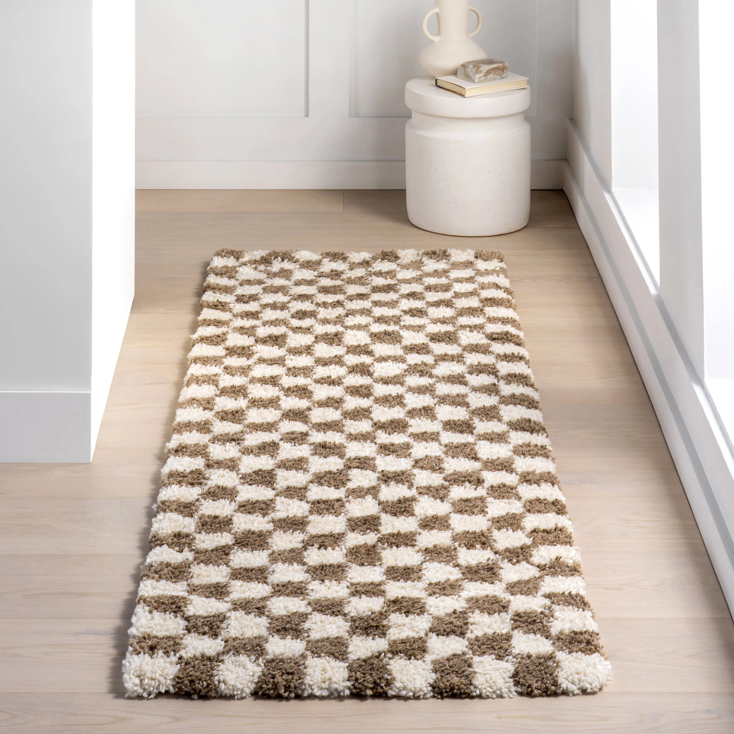 Bettie Retro Checkered Shag Rug | Beige - Image 2