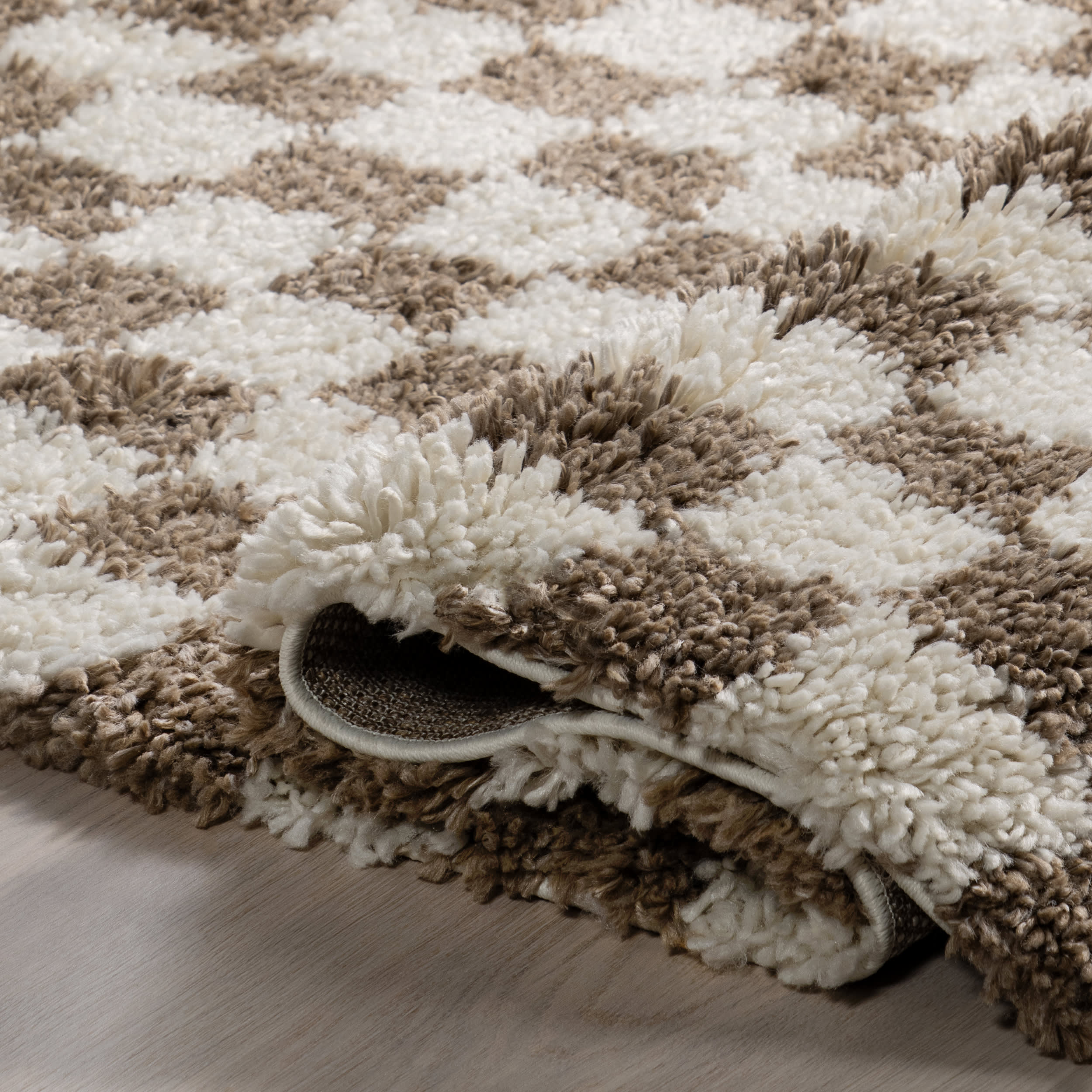 Bettie Retro Checkered Shag Rug | Beige - Image 10