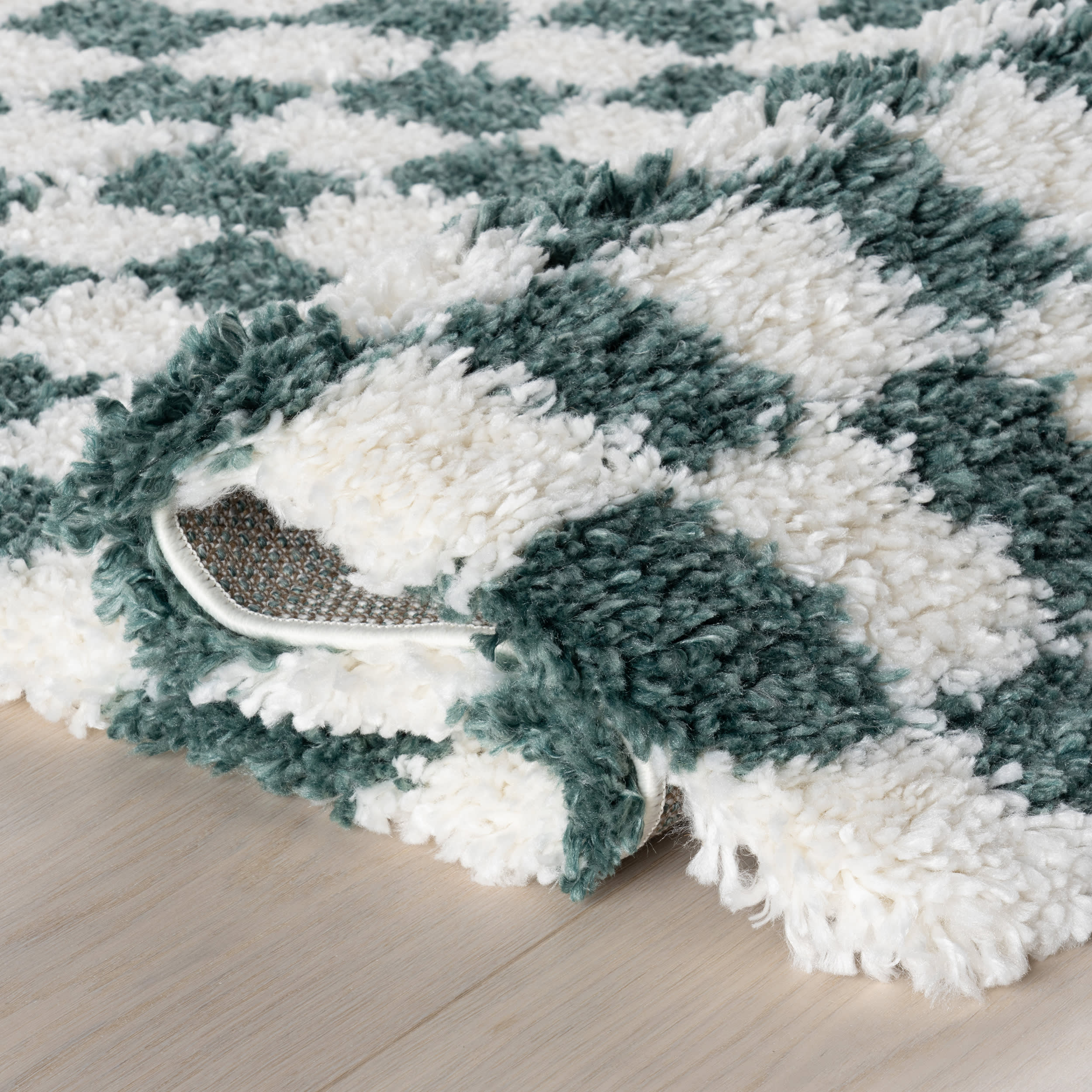 Bettie Retro Checkered Shag Rug | Green - Image 9