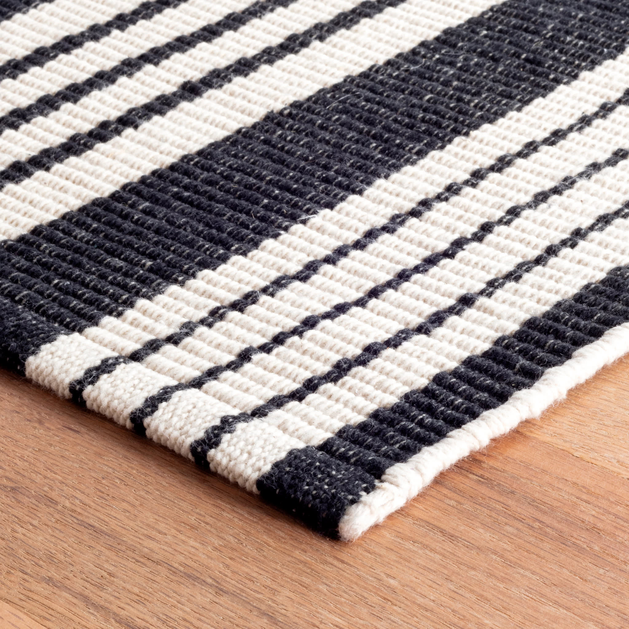 Birmingham Handwoven Indoor/Outdoor Rug | Black - Image 7