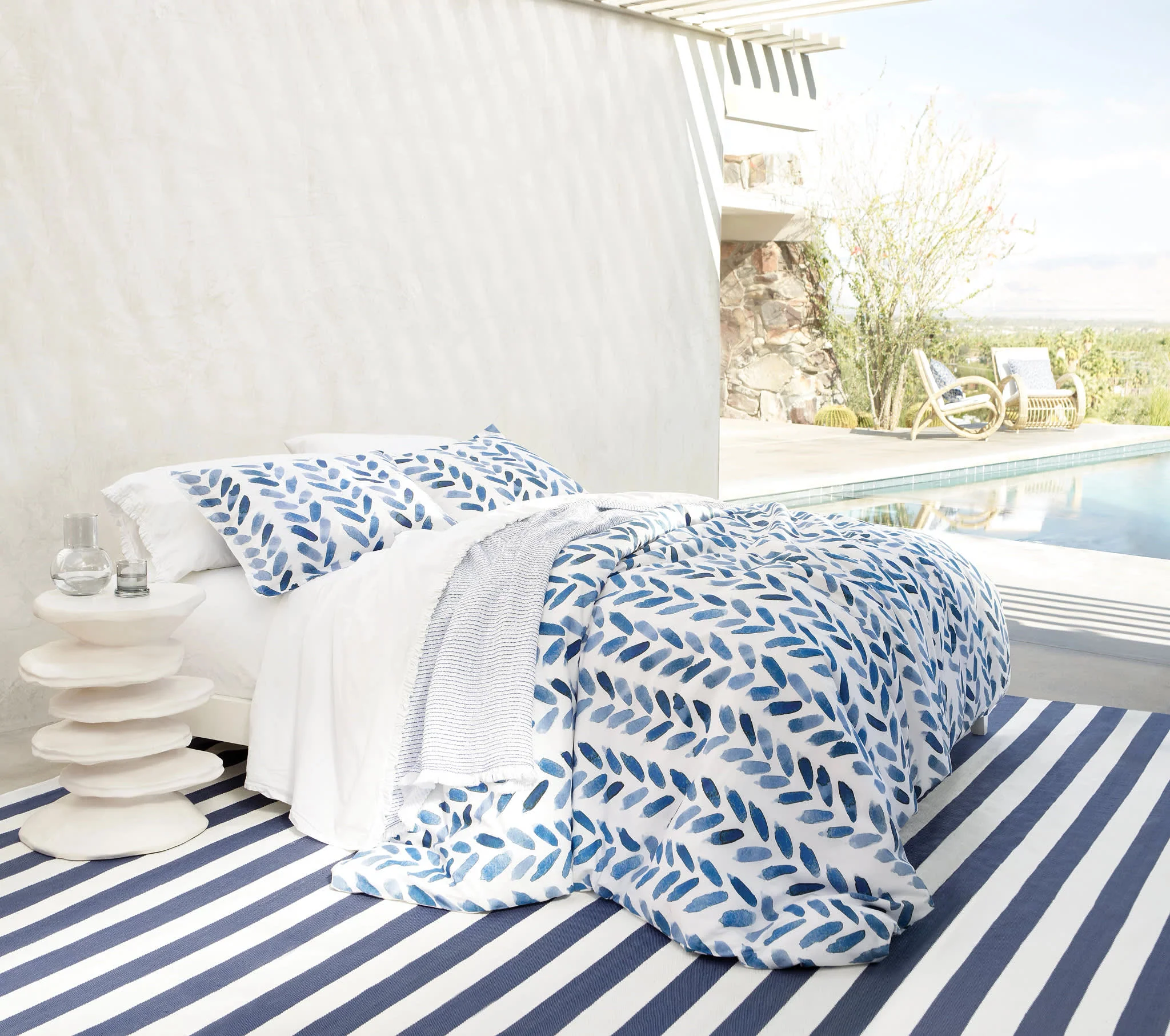 Blue Brush Duvet Cover | White/Blue - Image 3