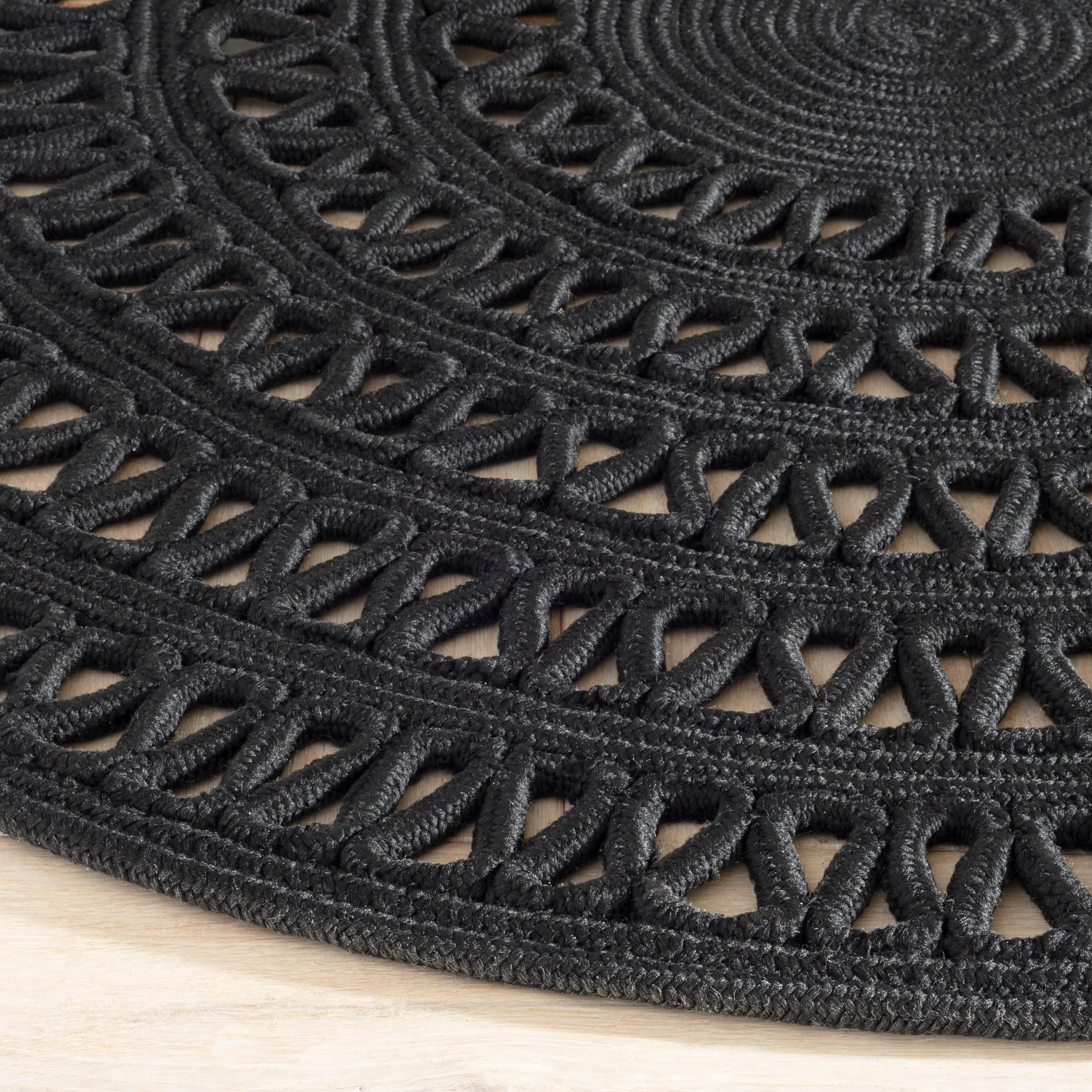 Bowline Handwoven Indoor/Outdoor Round Rug | Black - Image 4