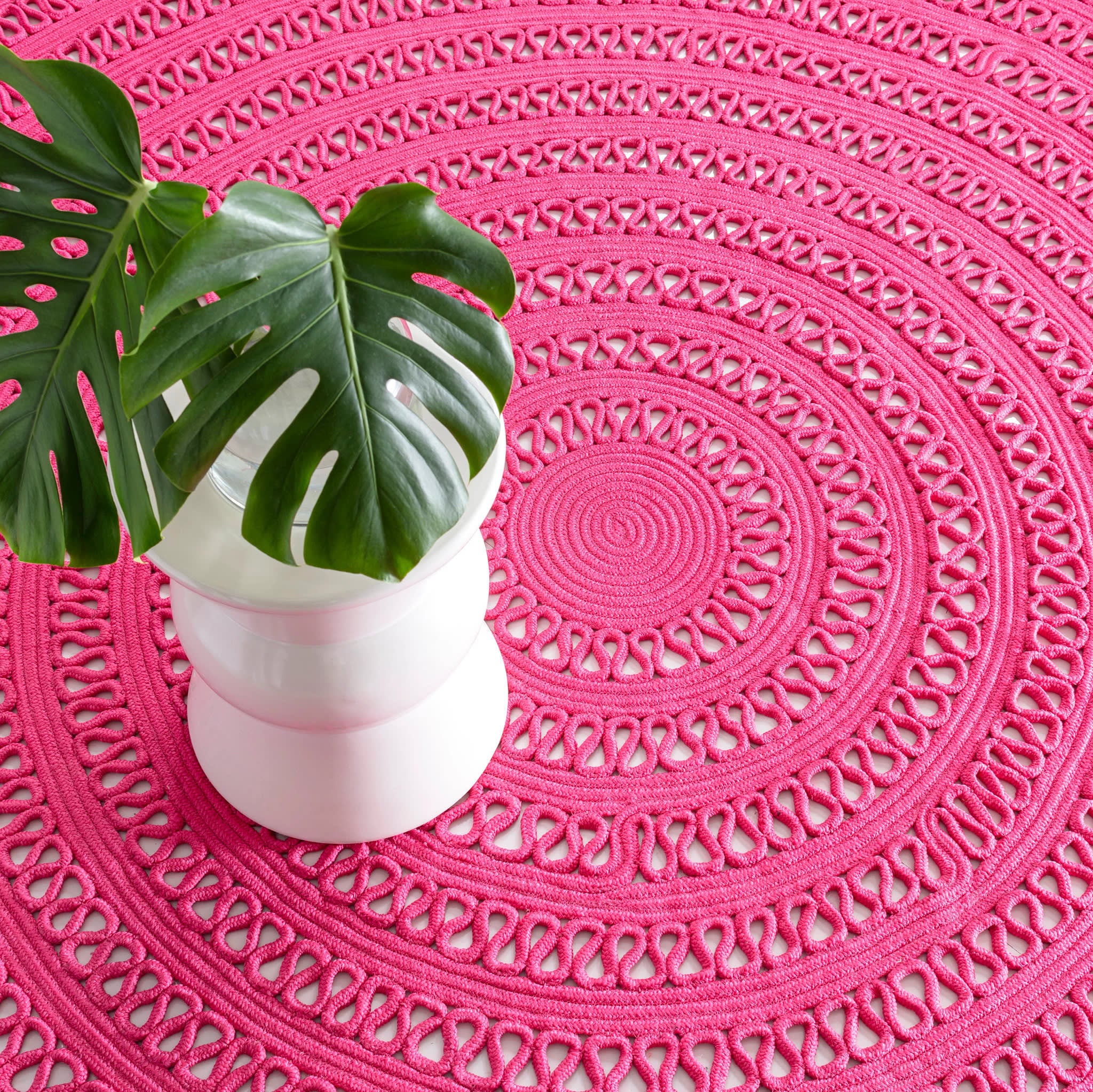 Bowline Handwoven Indoor/Outdoor Round Rug | Fuchsia - Image 3