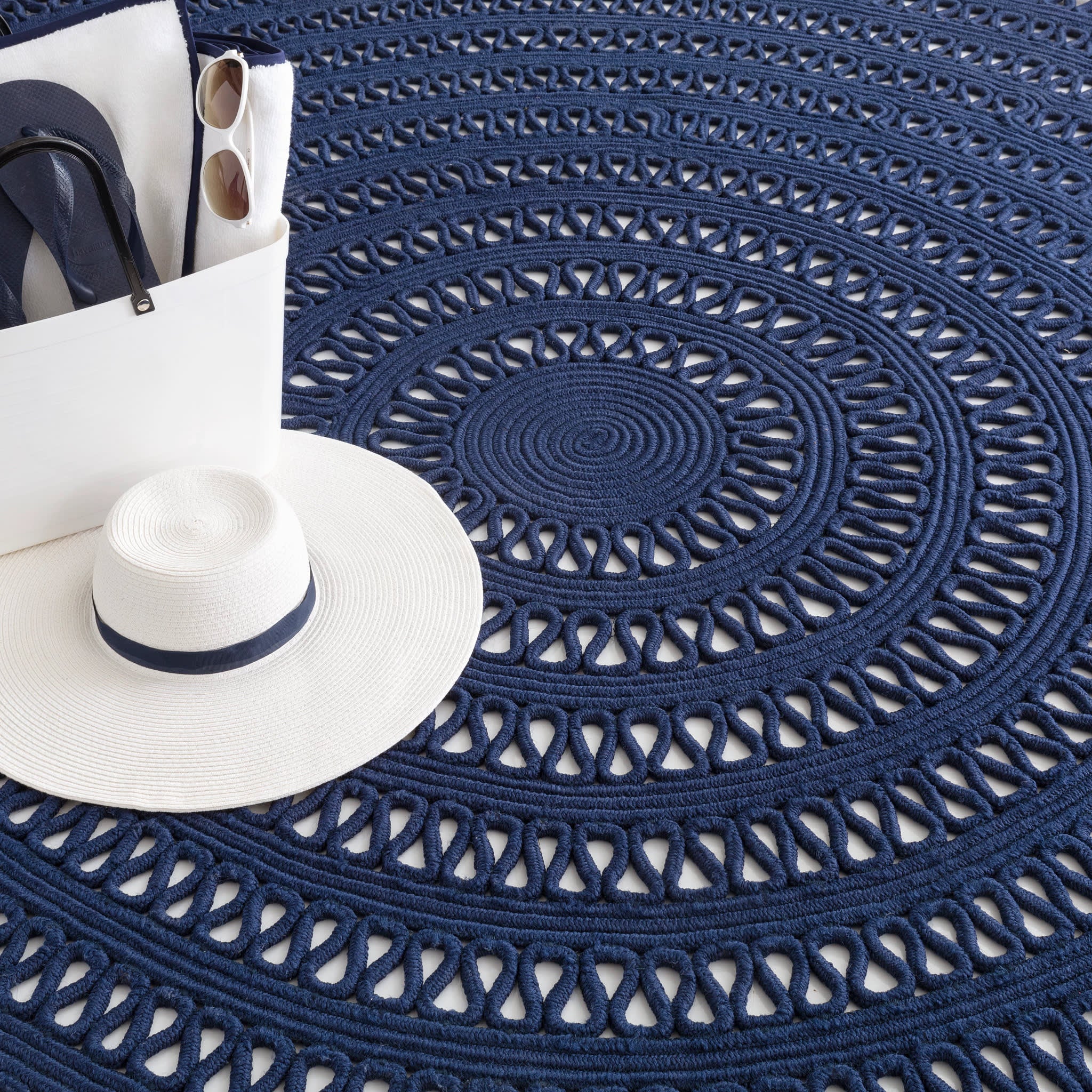 Bowline Handwoven Indoor/Outdoor Round Rug | Navy - Image 3