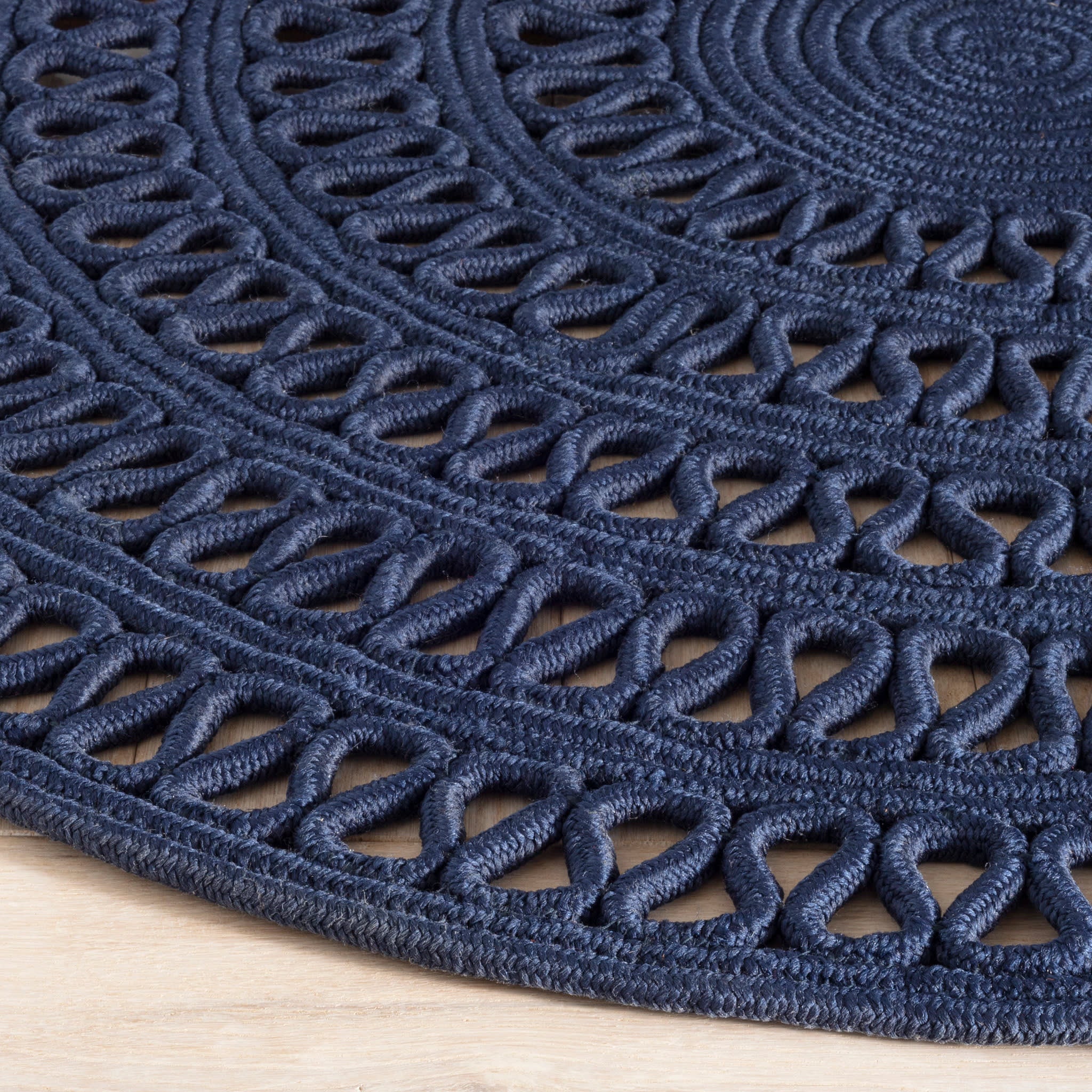 Bowline Handwoven Indoor/Outdoor Round Rug | Navy - Image 4