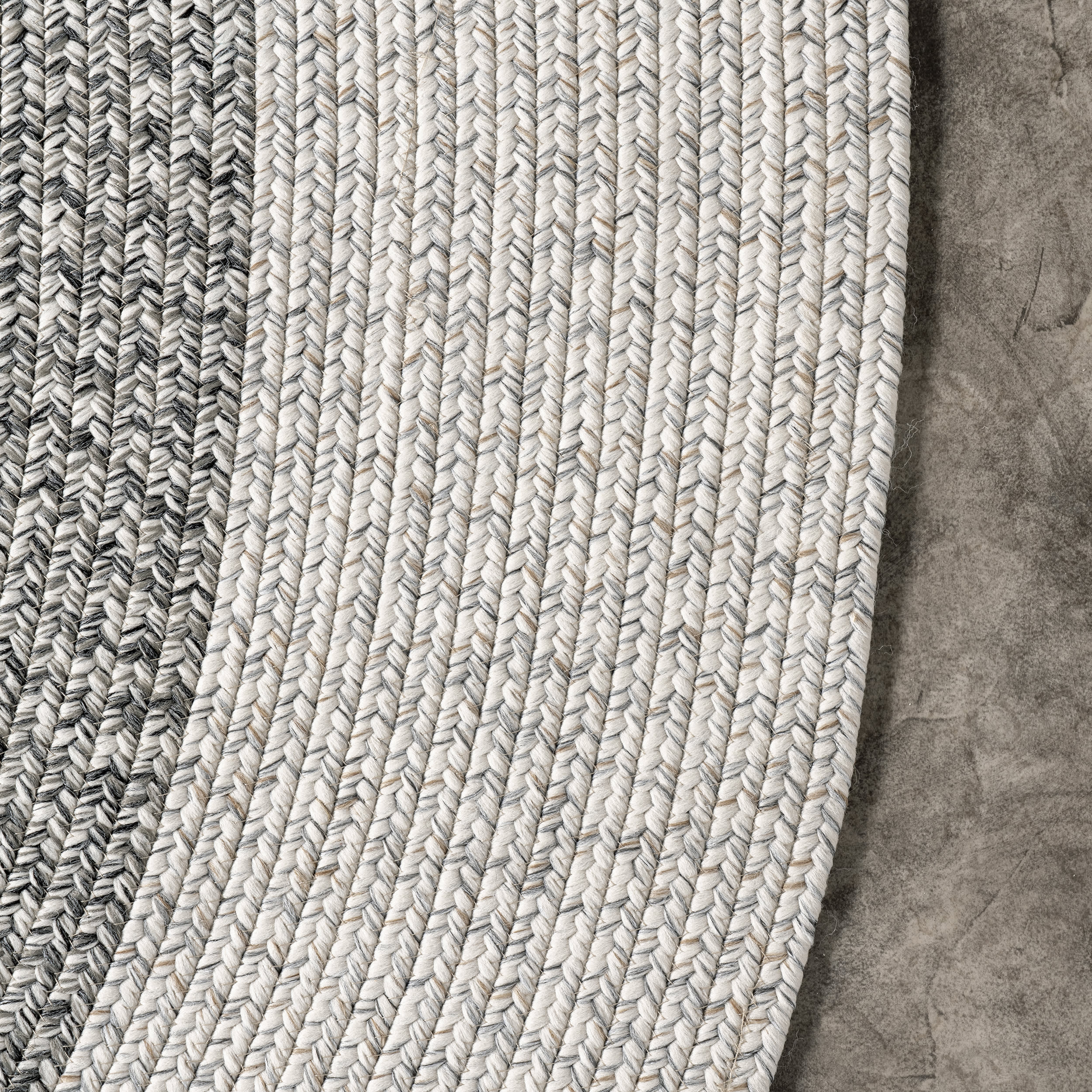 Braided Solid Border Indoor/Outdoor Rug | Grey - Image 3