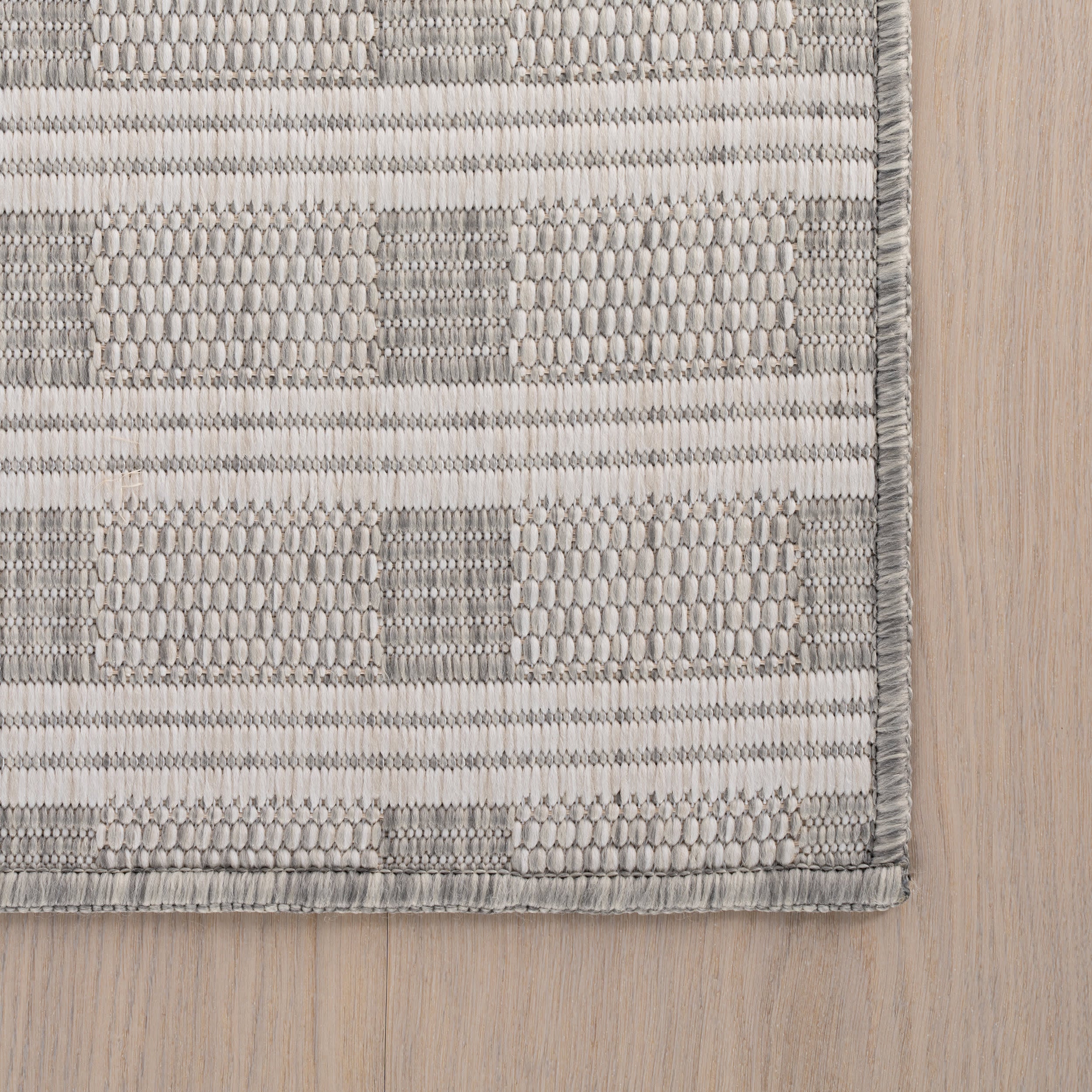 Briara Farmhouse Plaid Indoor/Outdoor Rug | Grey - Image 4