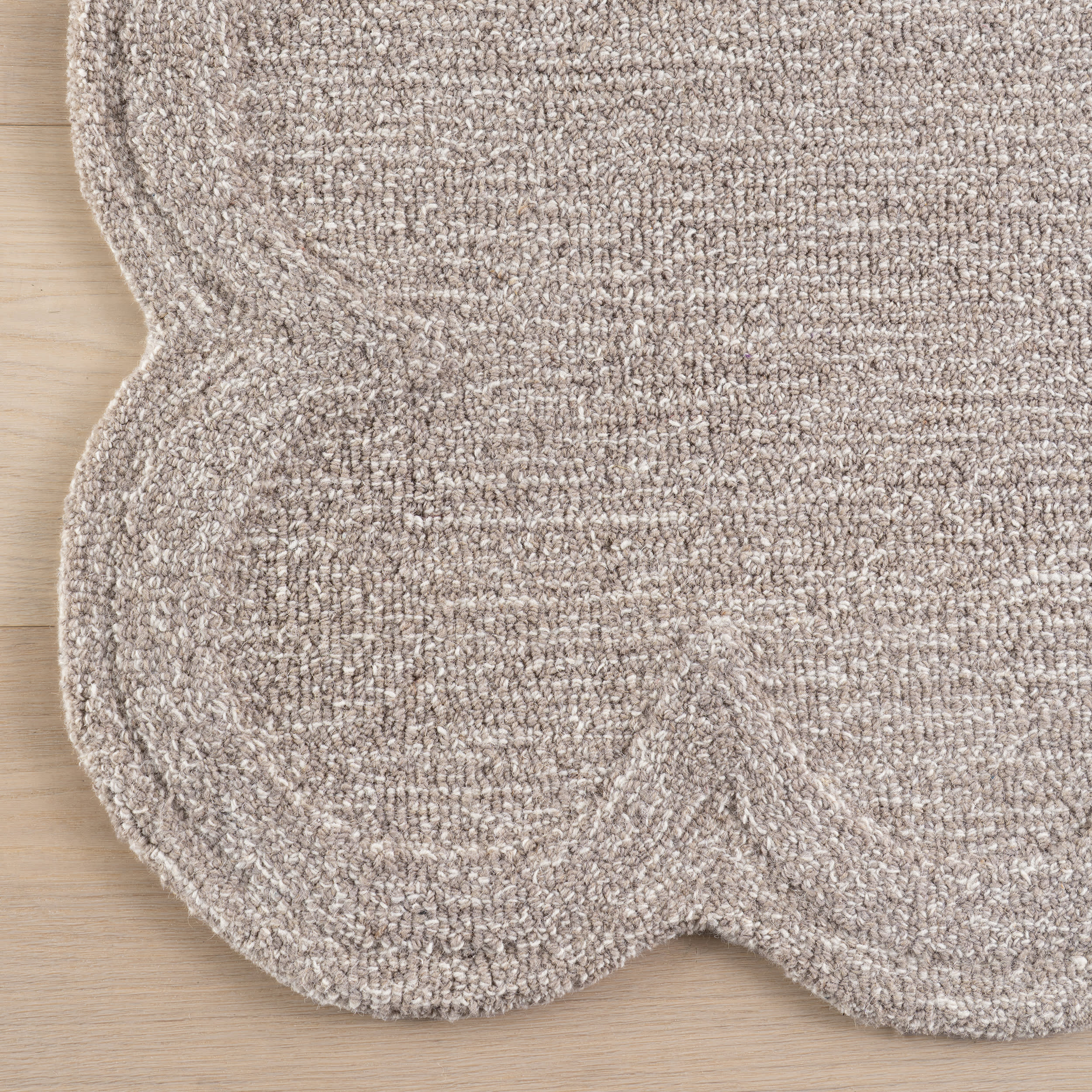 Broaun Solid Bordered Rug | Mauve - Image 4