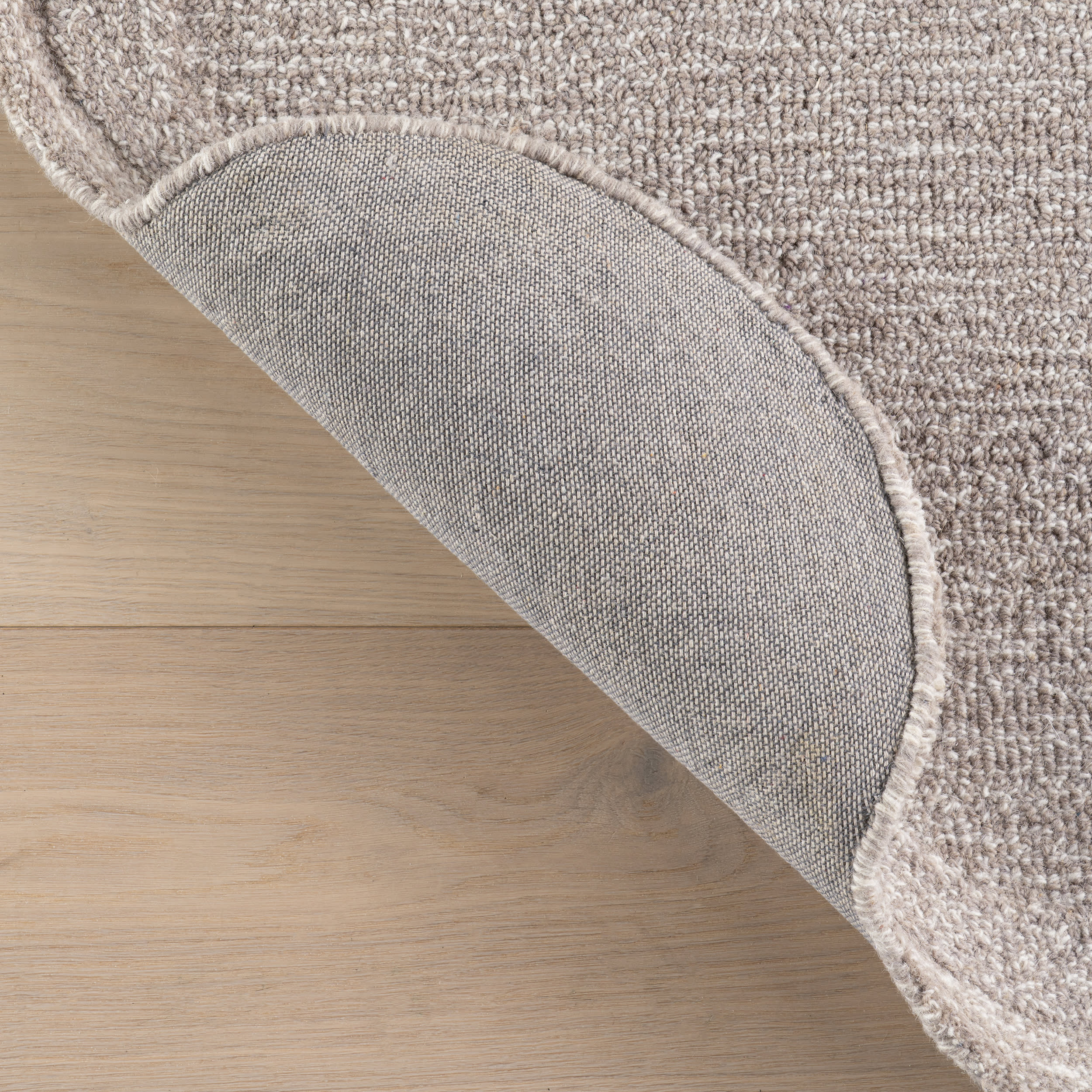 Broaun Solid Bordered Rug | Mauve - Image 7