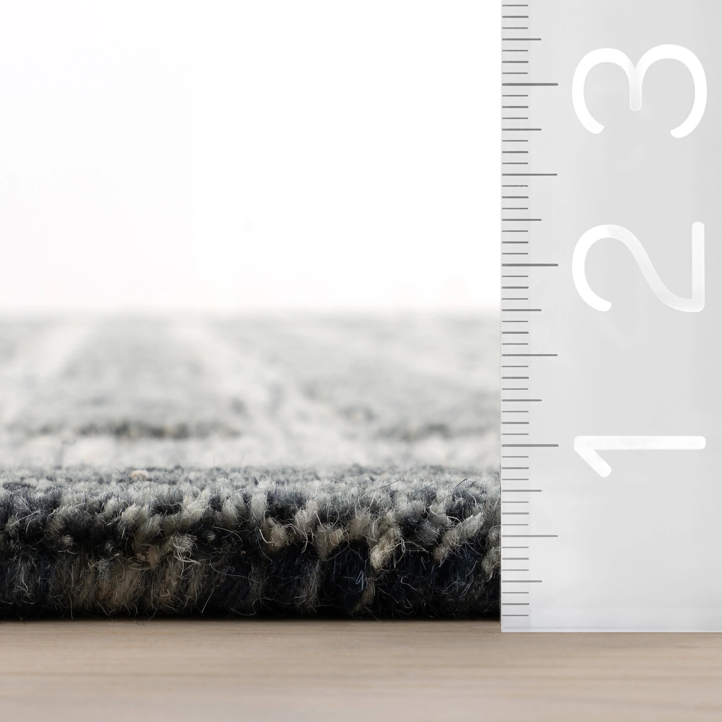 Caly Modern Bordered Wool Rug | Grey - Image 5