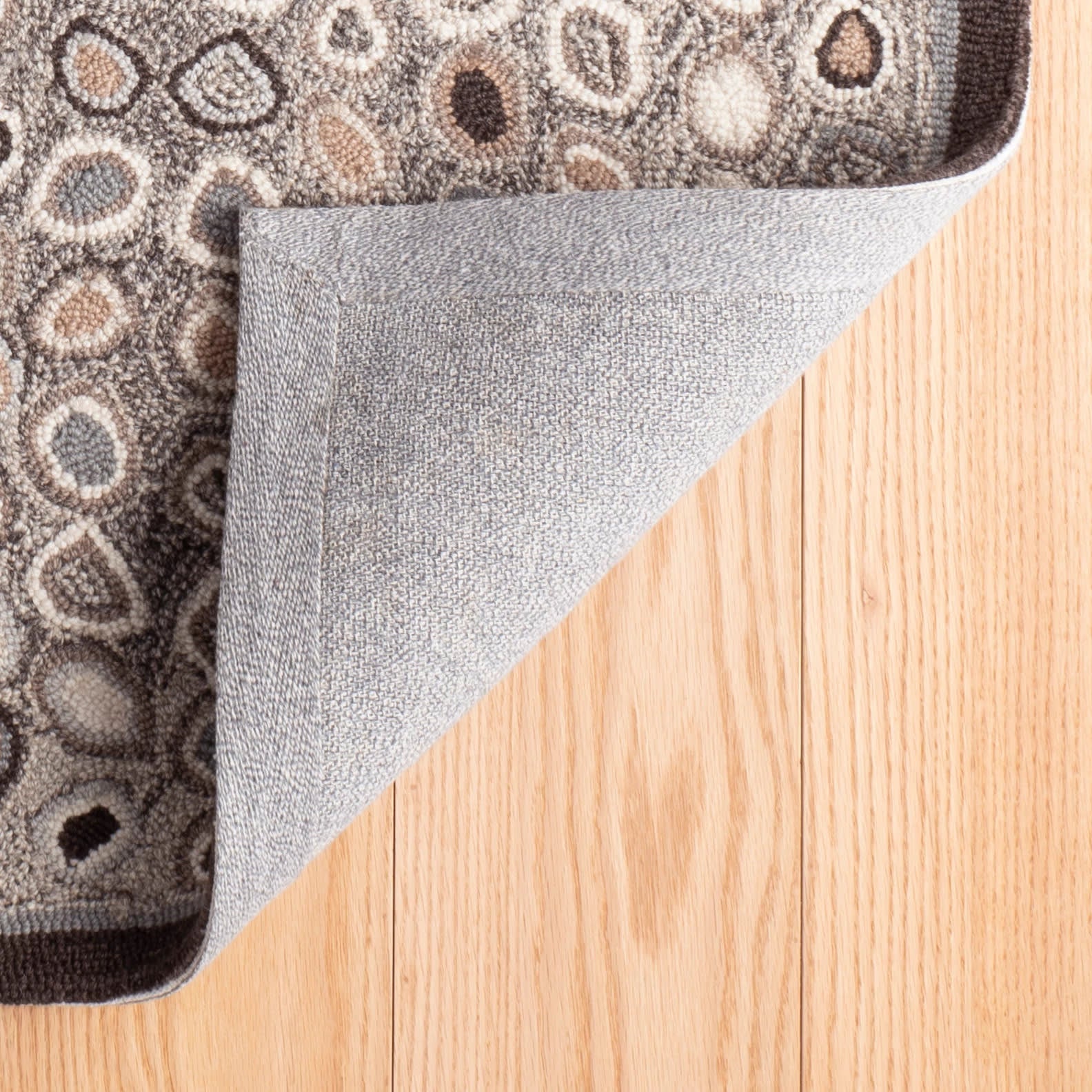 Cat's Paw Hand Micro Hooked Wool Rug | Grey - Image 6